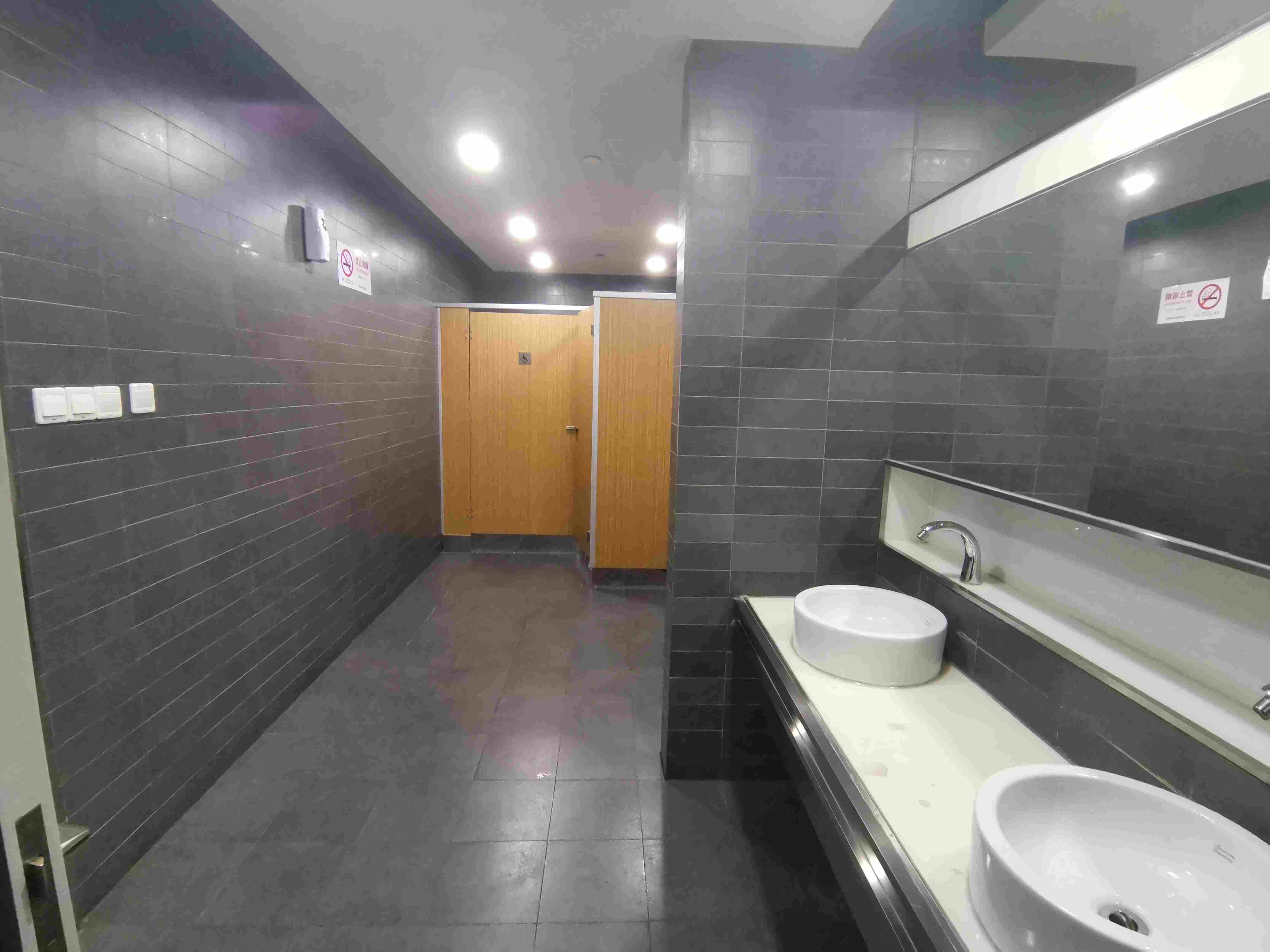 世博滨江绿地海外滩232平米写字楼出租