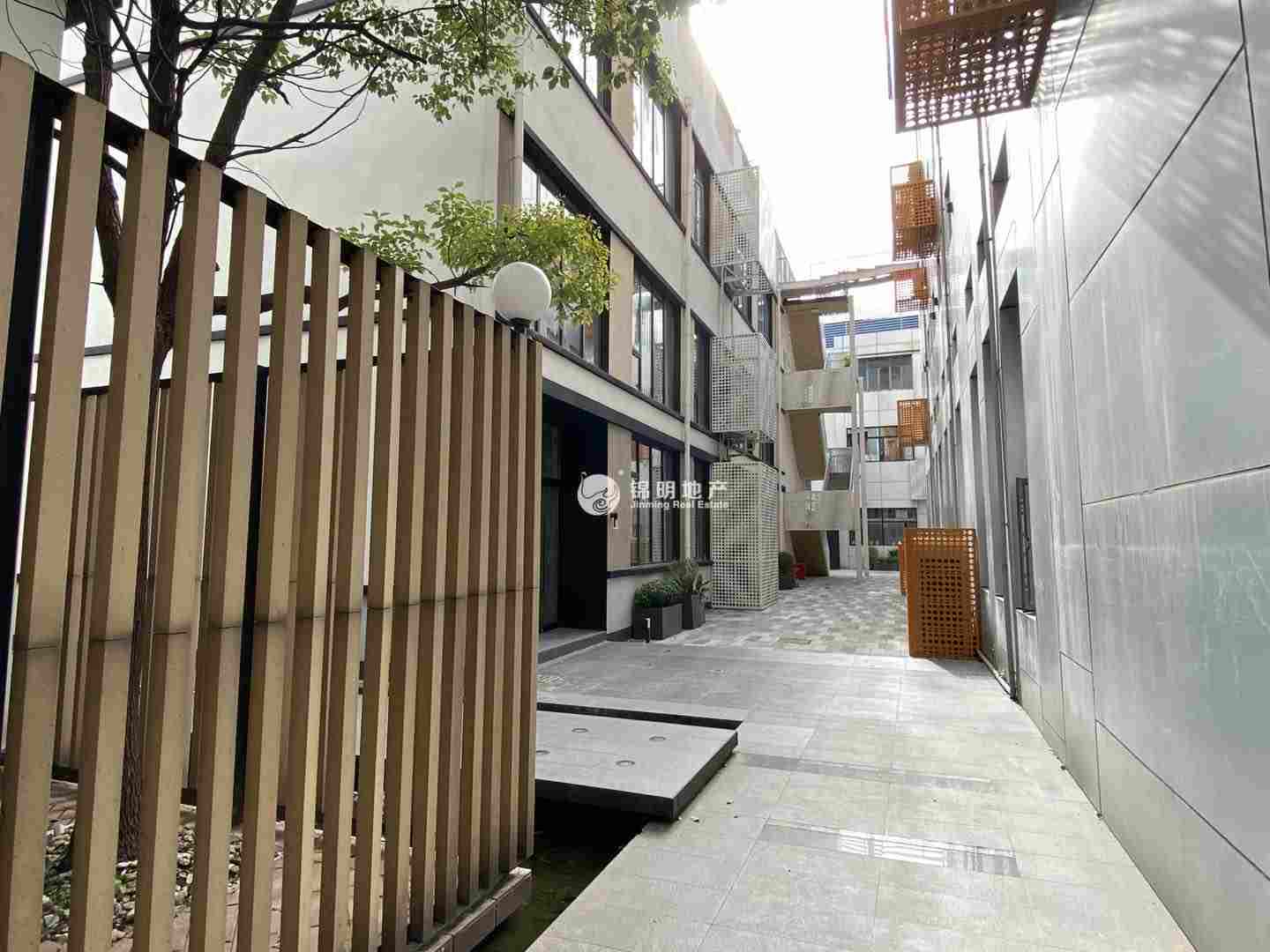 斜土路500视觉园166平米写字楼出租