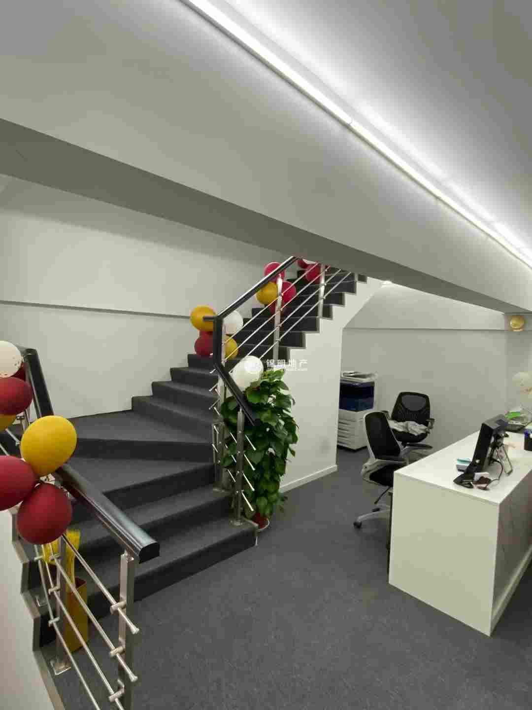 老西门SIX WORK10平米工位出租