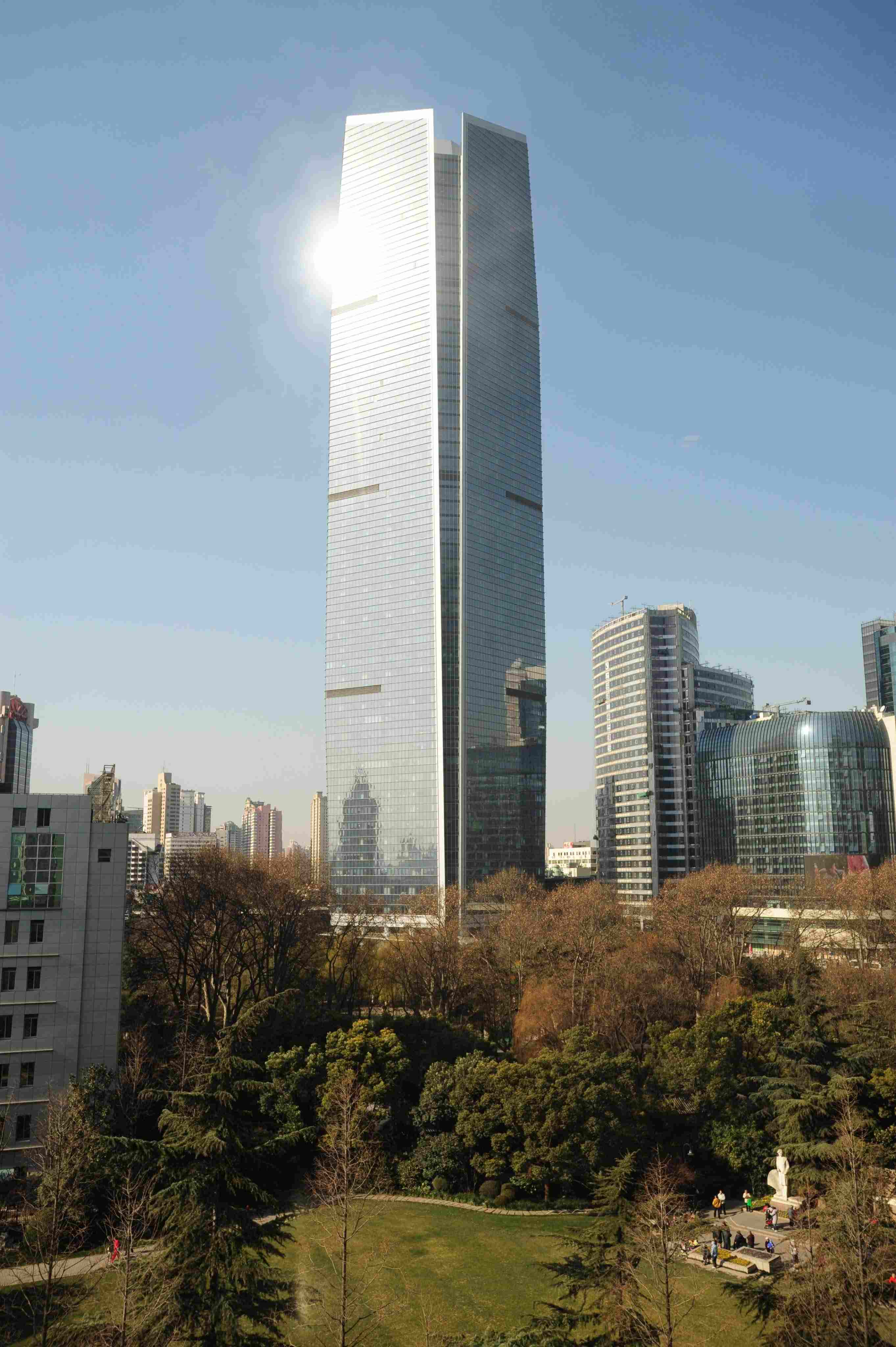 南京西路会德丰国际广场360平米写字楼出租