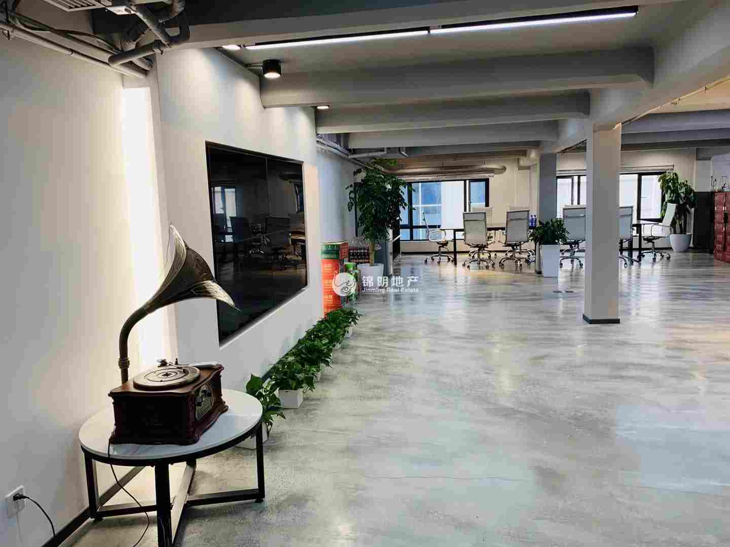 南京西路南苏55260平米写字楼出租
