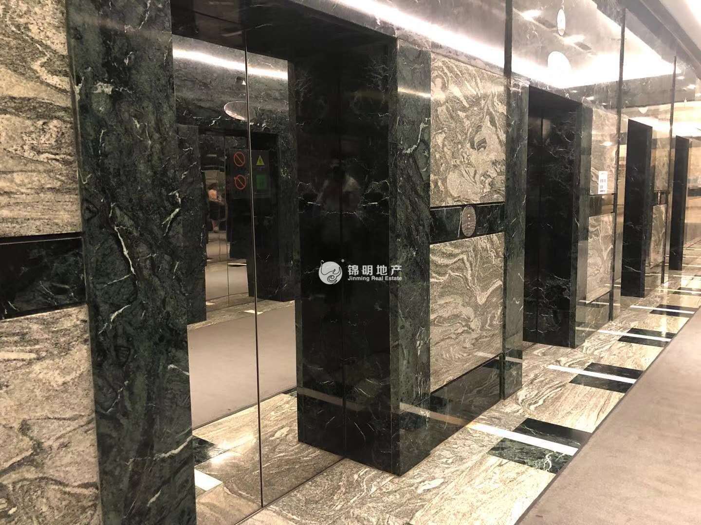 人民广场港陆广场242平米写字楼出租