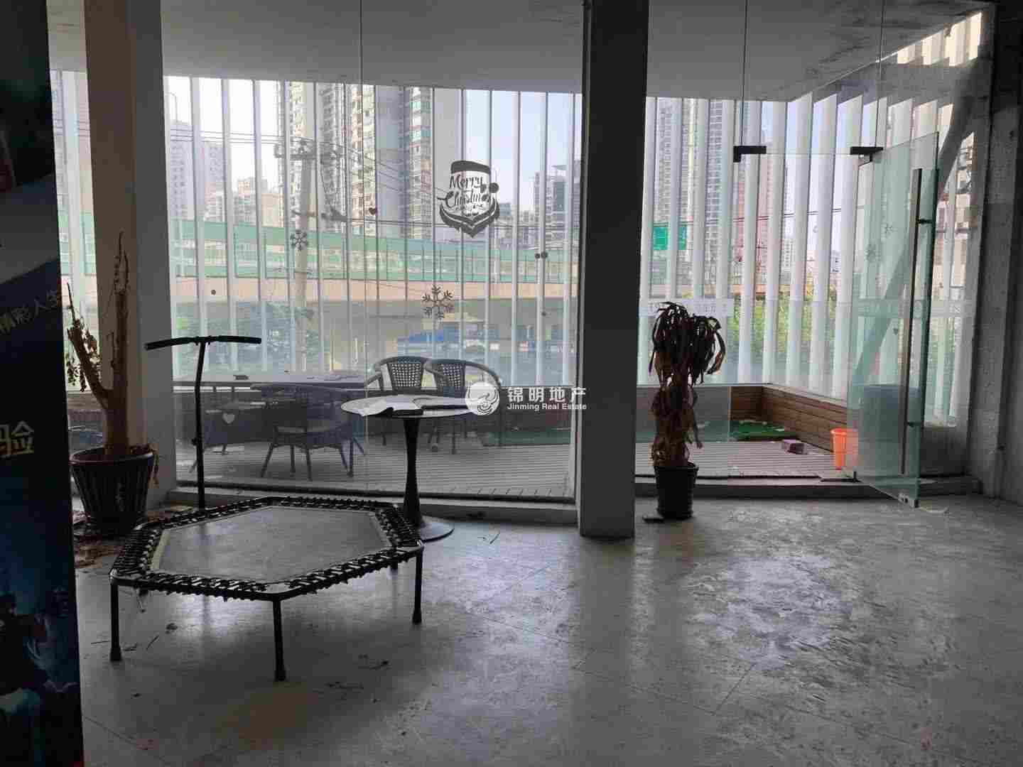 不夜城凯旋门大厦210平米写字楼出租