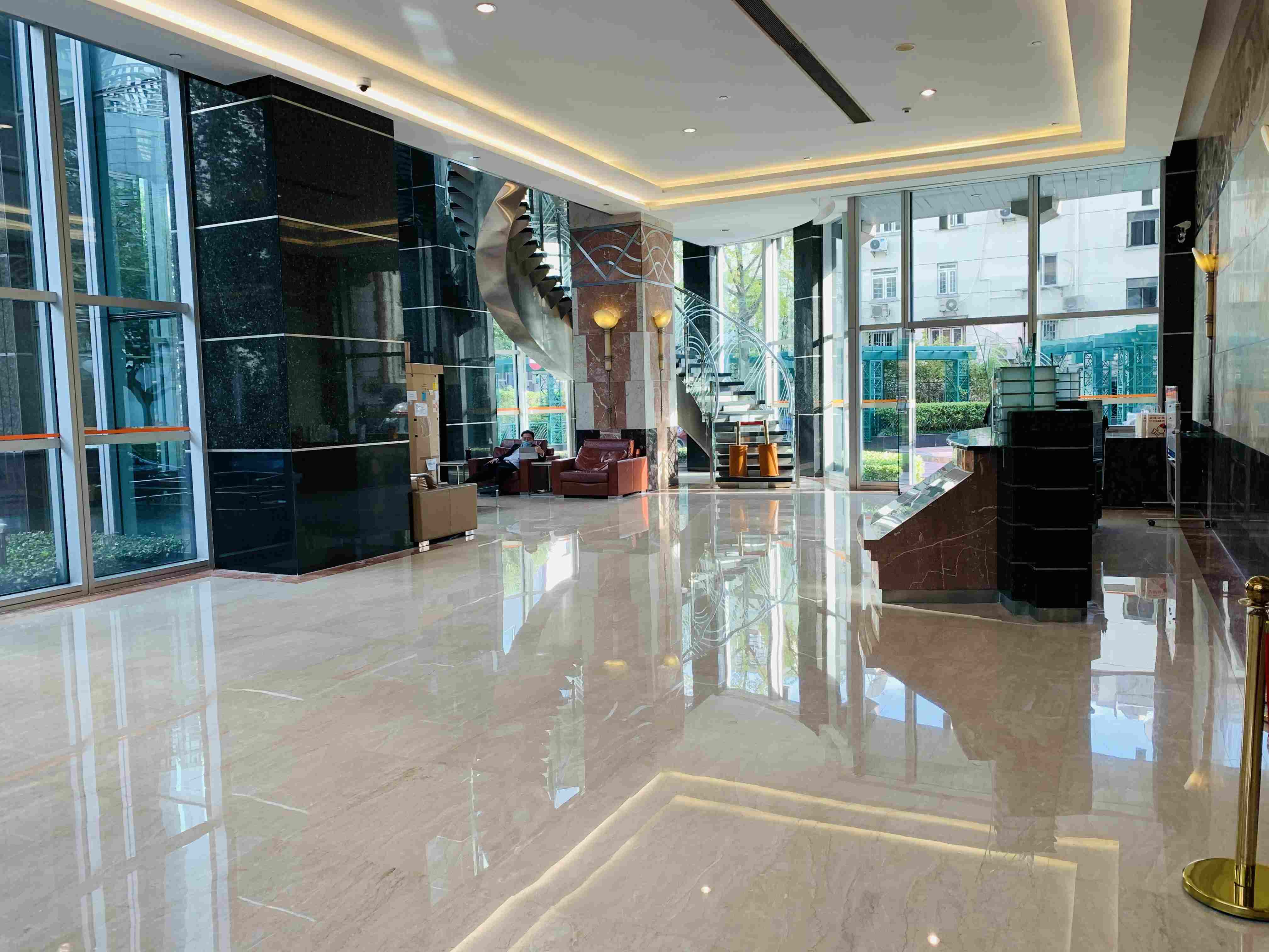 静安寺静安中华大厦126平米写字楼出租