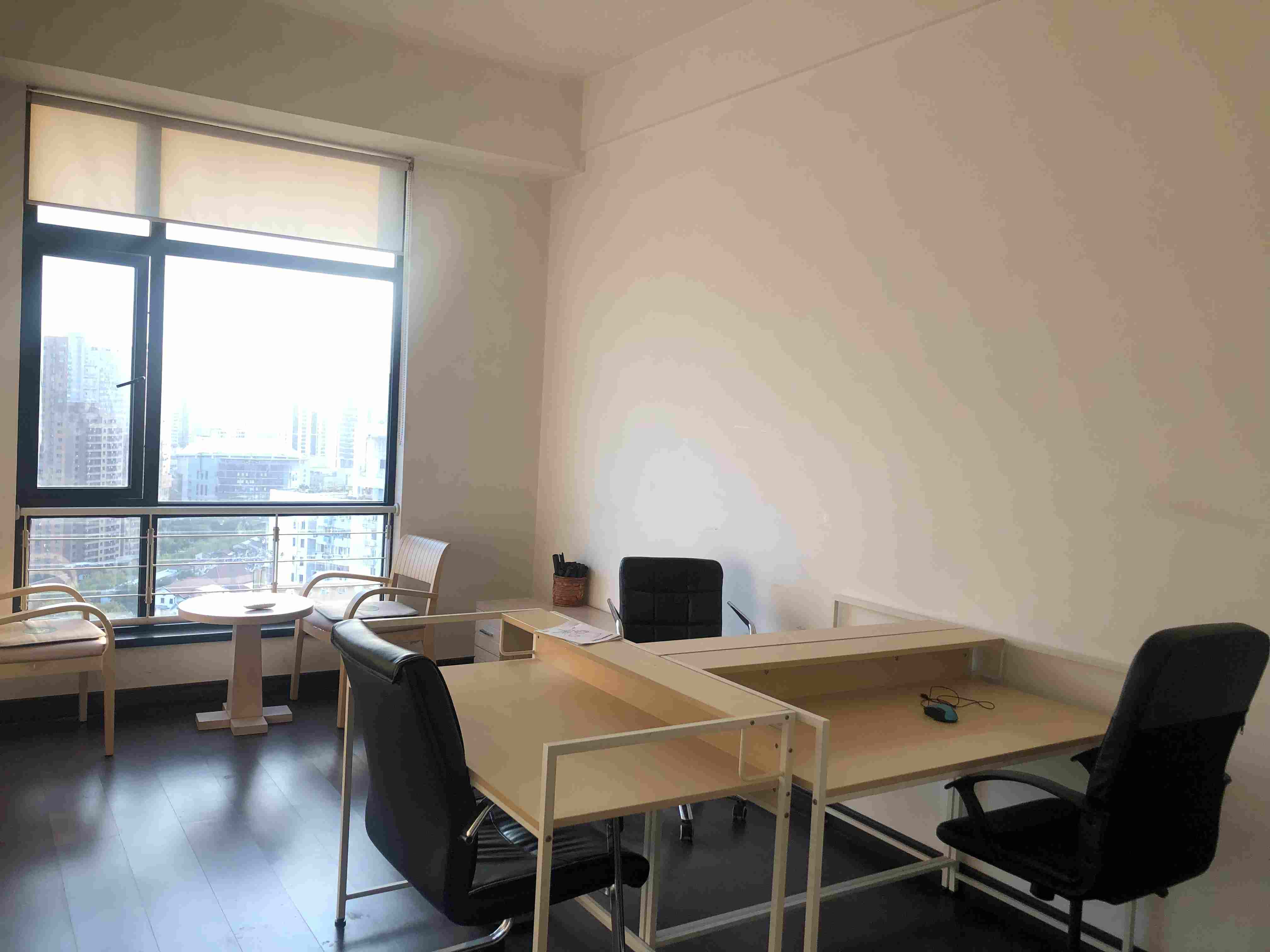 不夜城一天下大厦44平米写字楼出租