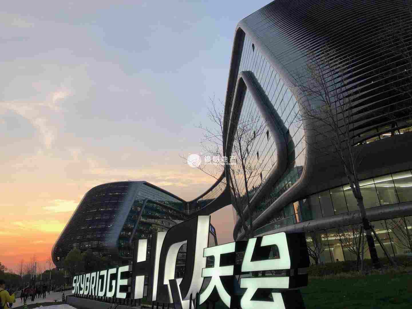 虹桥SKYBRIDGE HQ 天会300平米写字楼出租