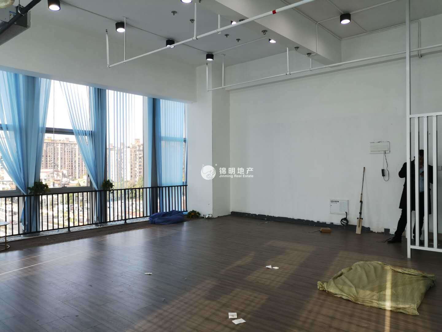 七宝七宝宝龙城110平米写字楼出租