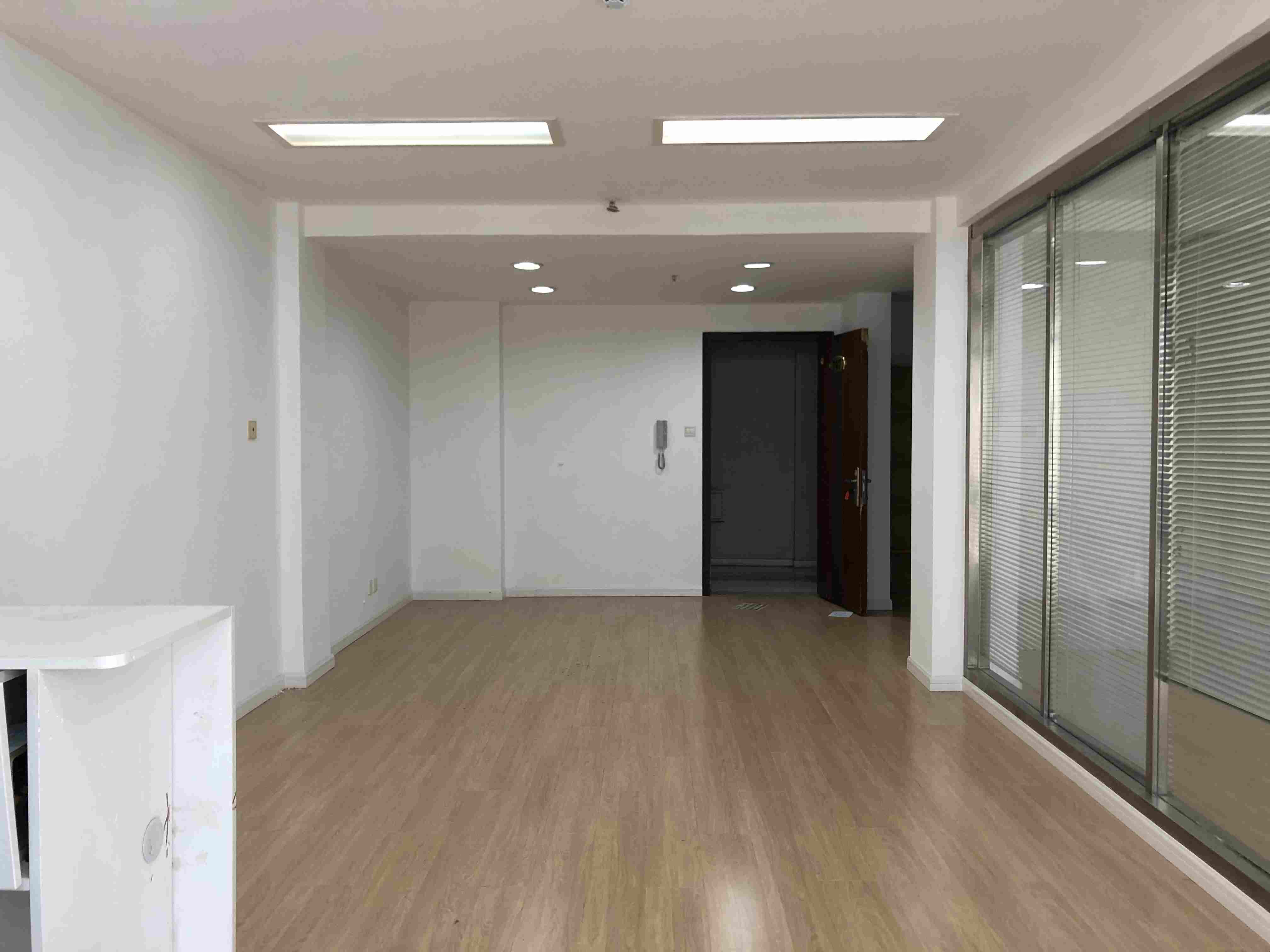 金虹桥龙湖虹桥天街102平米写字楼出租