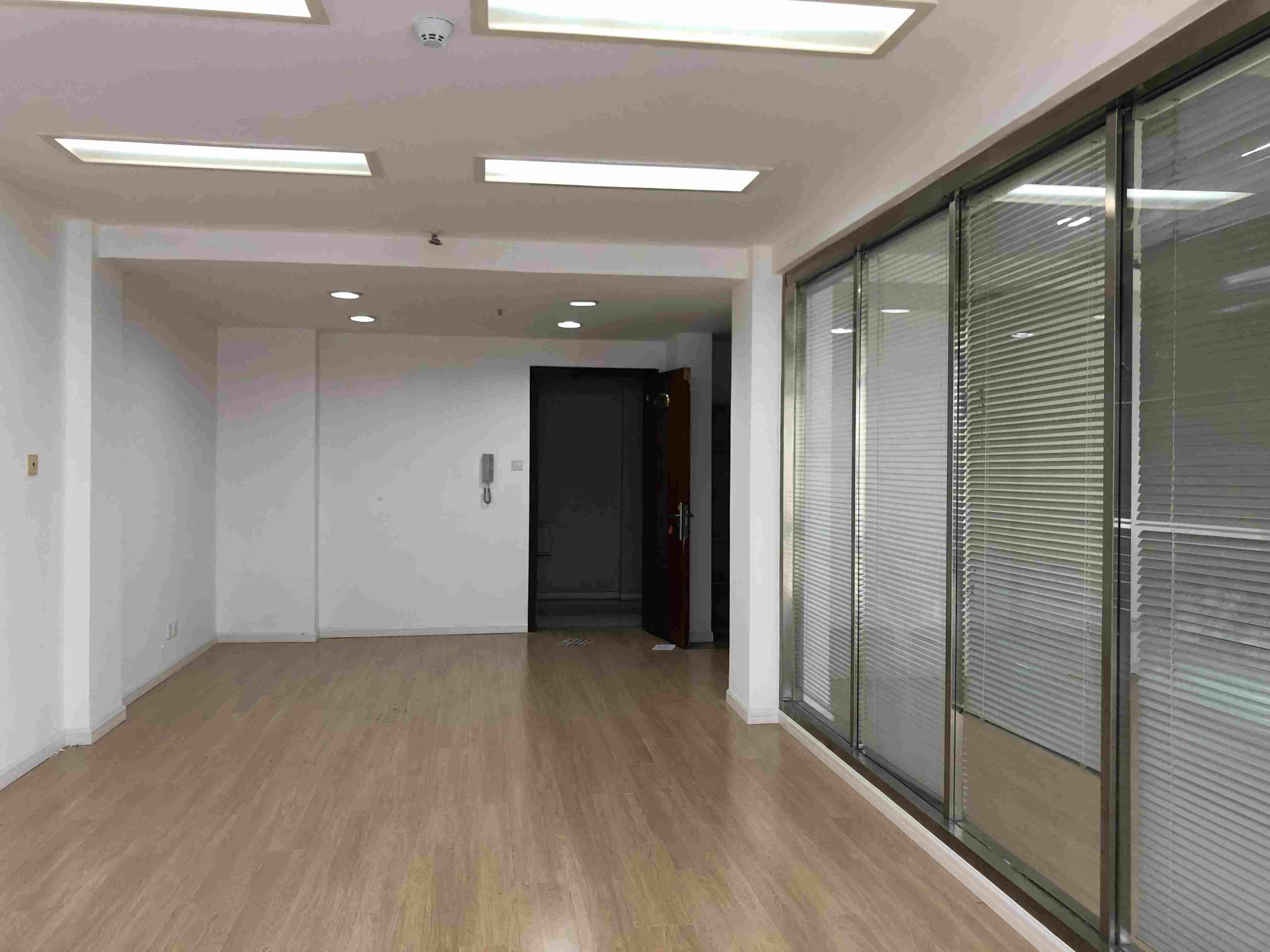 金虹桥龙湖虹桥天街102平米写字楼出租