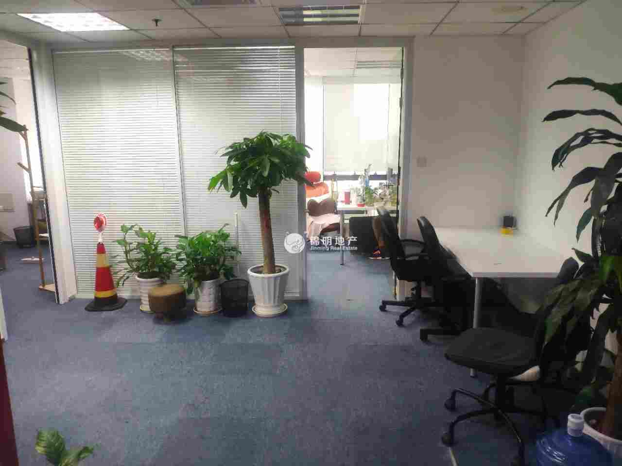 南京西路仲益大厦65平米写字楼出租