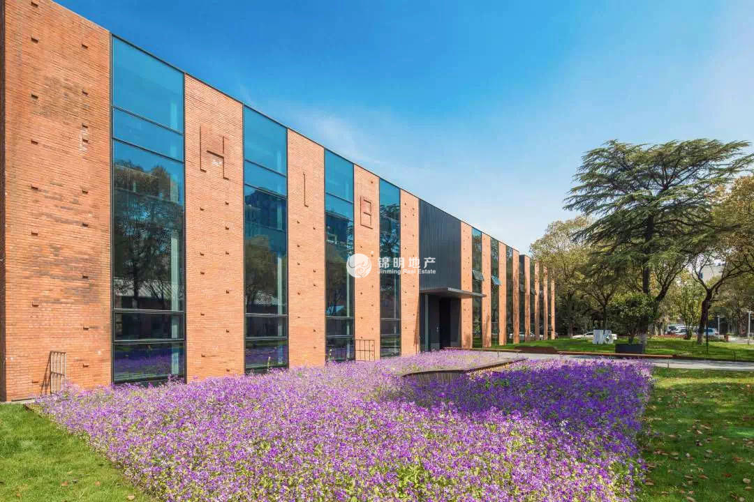 田林 越界田林坊20平米工位出租