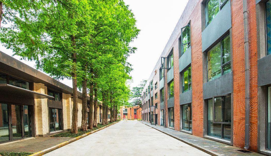 田林 越界田林坊30平米工位出租