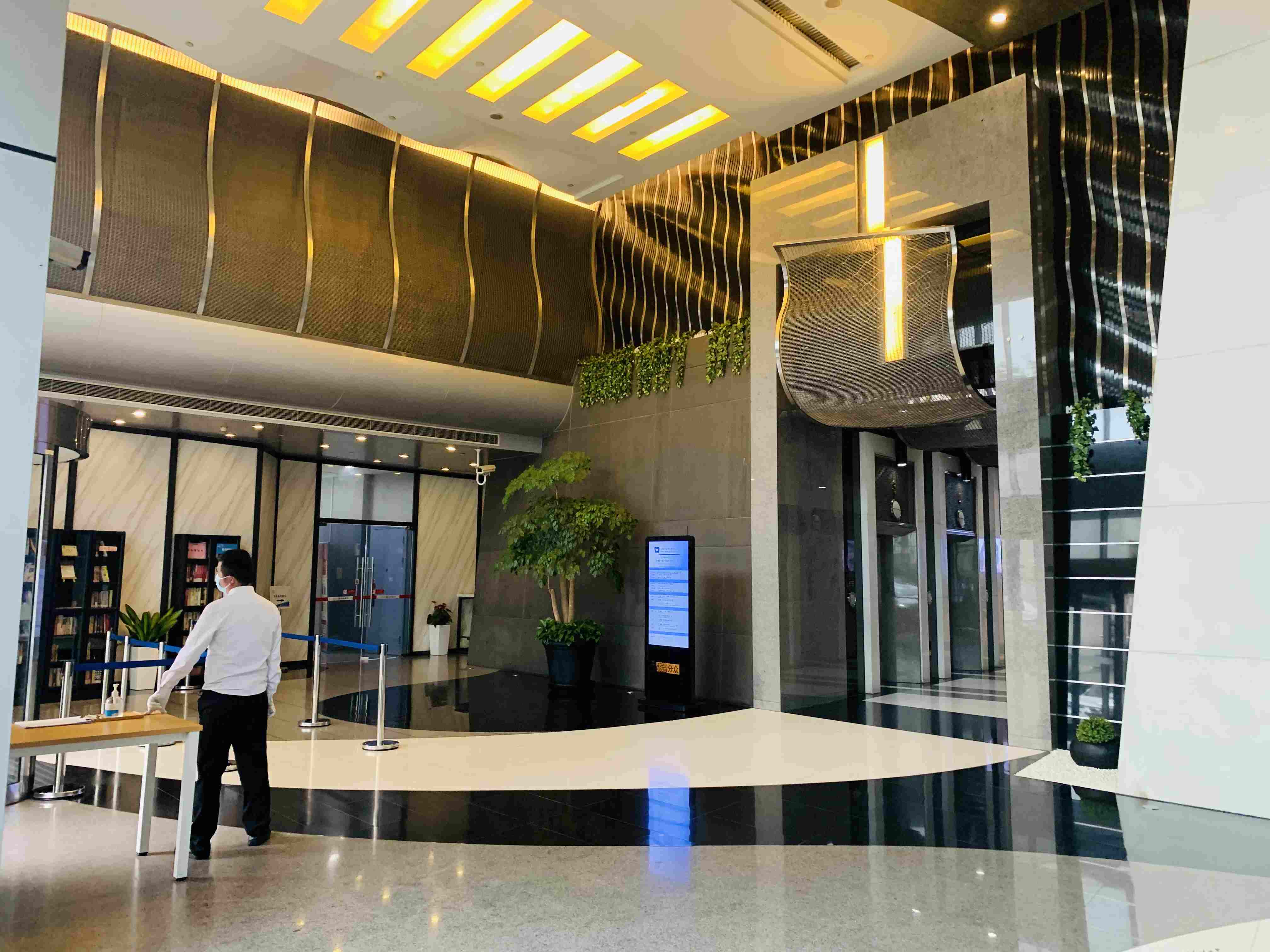 静安寺静安中华大厦94平米写字楼出租