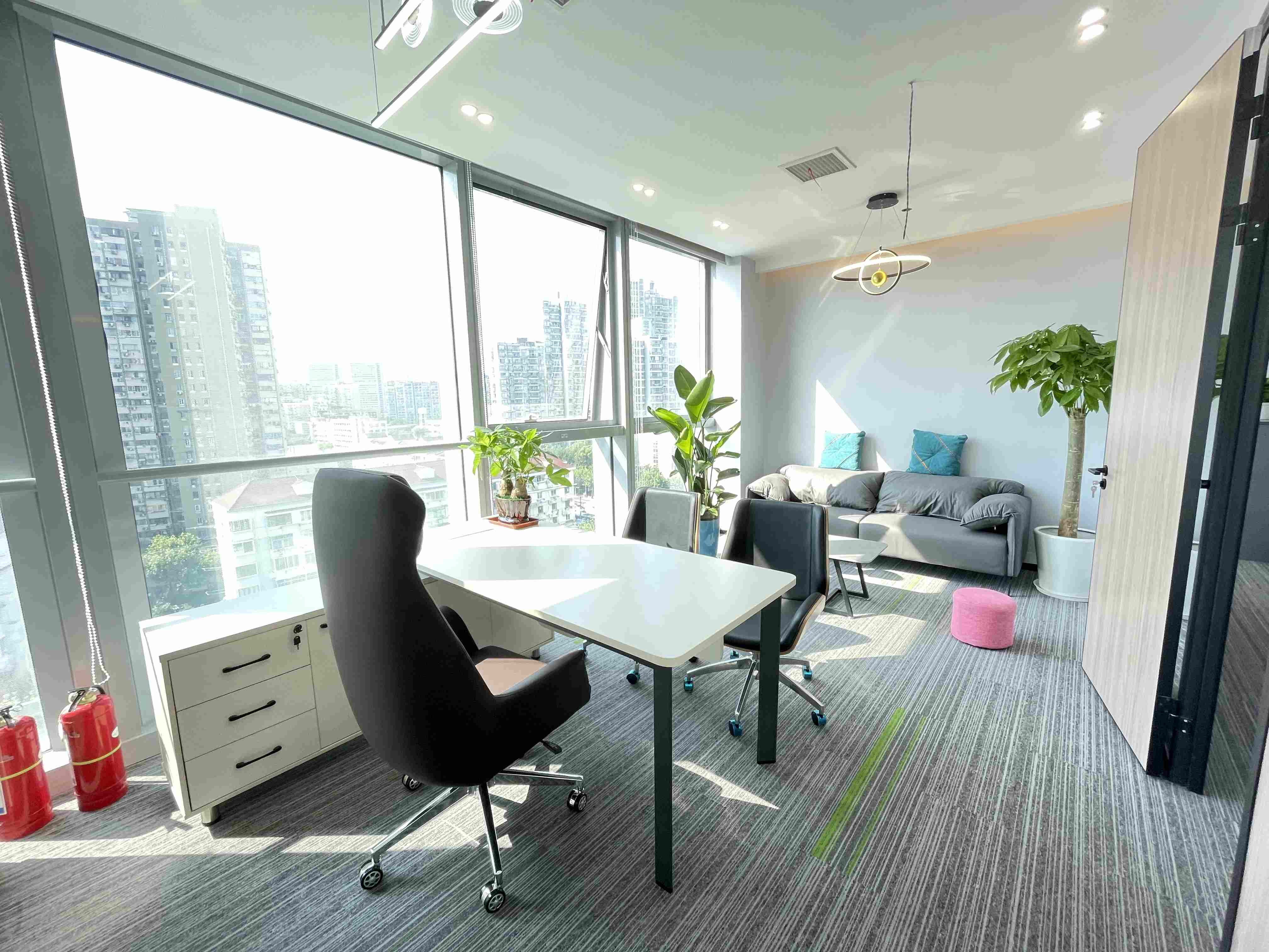 光新浦发广场56平米写字楼出租