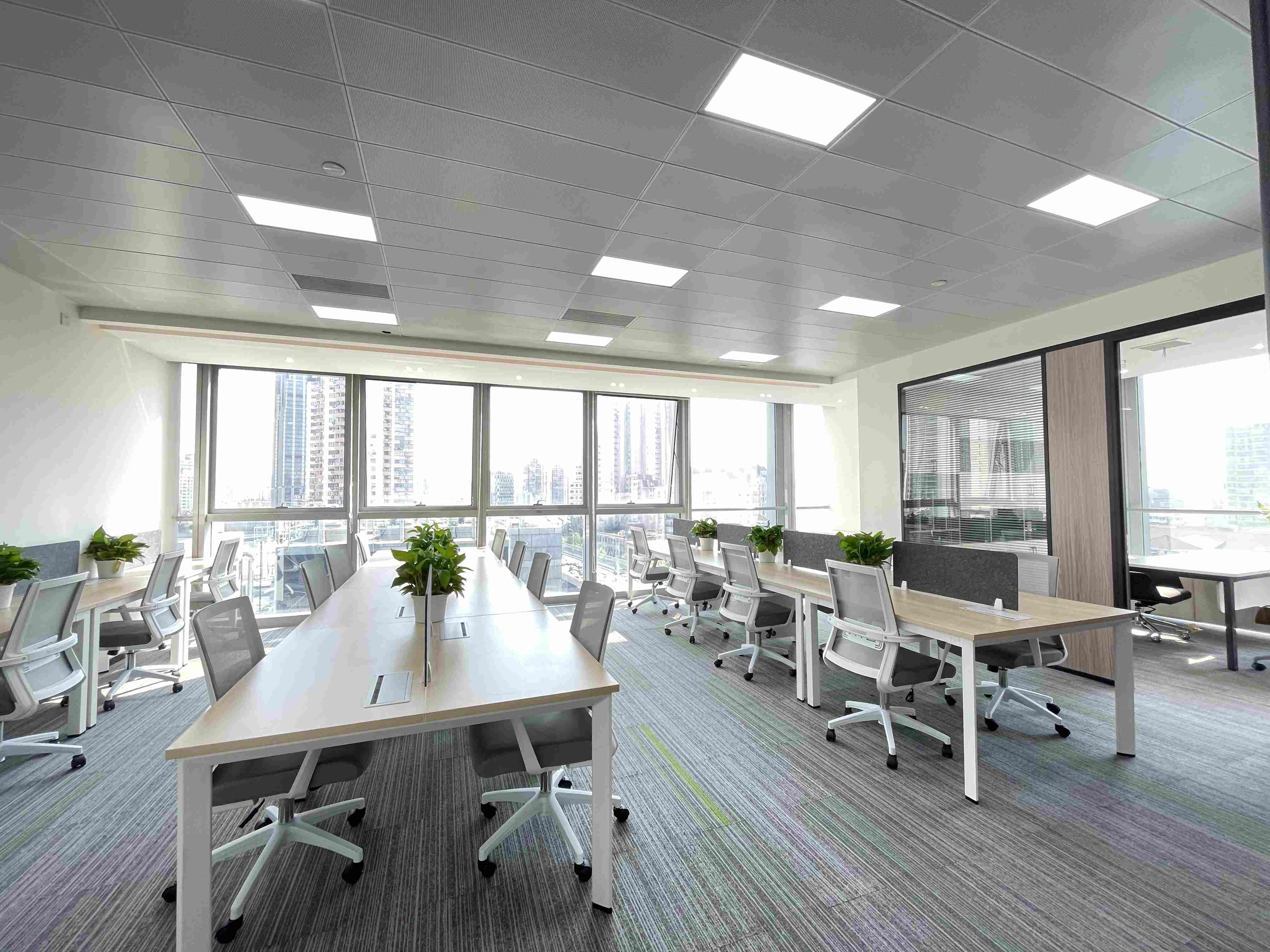 光新浦发广场56平米写字楼出租