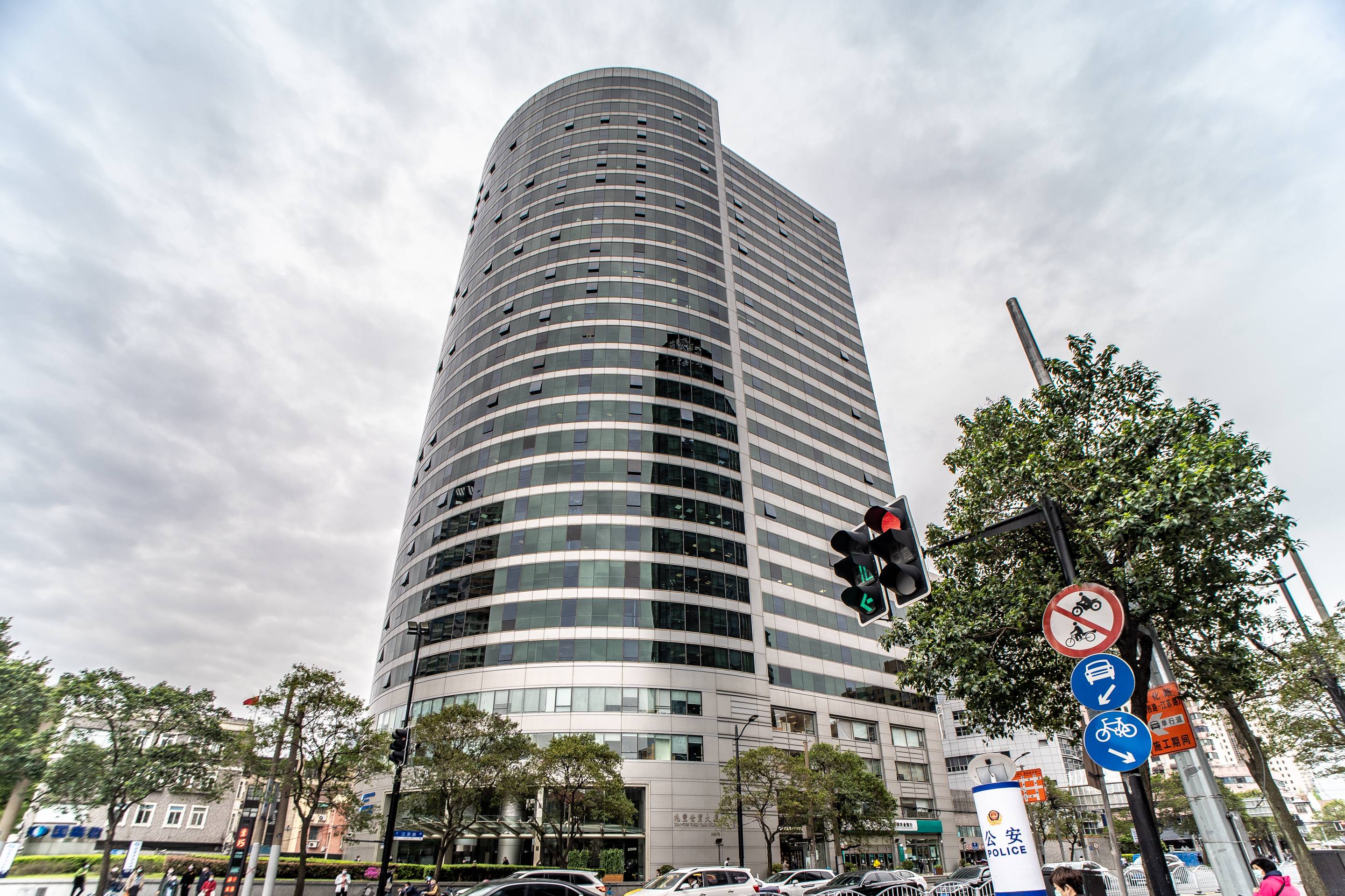 镇宁路兆丰世贸大厦206平米写字楼出租