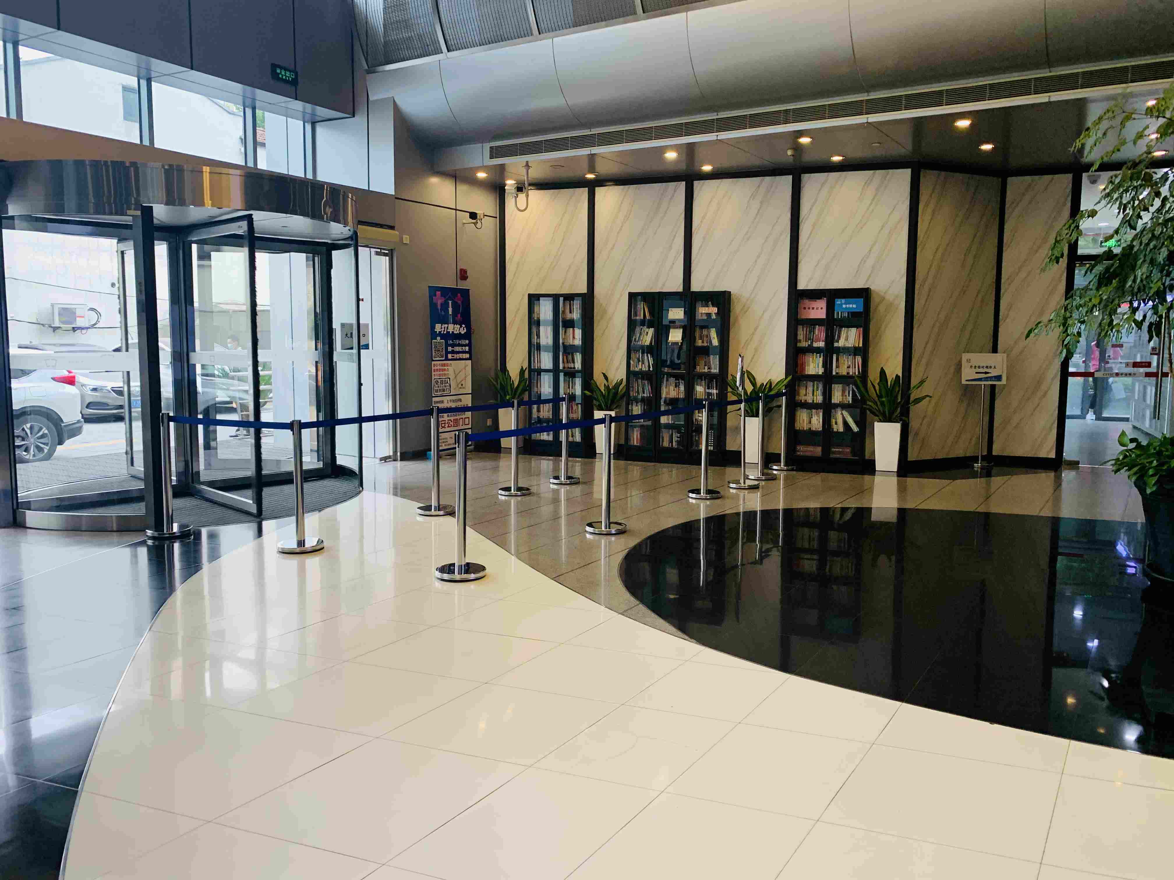 静安寺静安中华大厦94平米写字楼出租