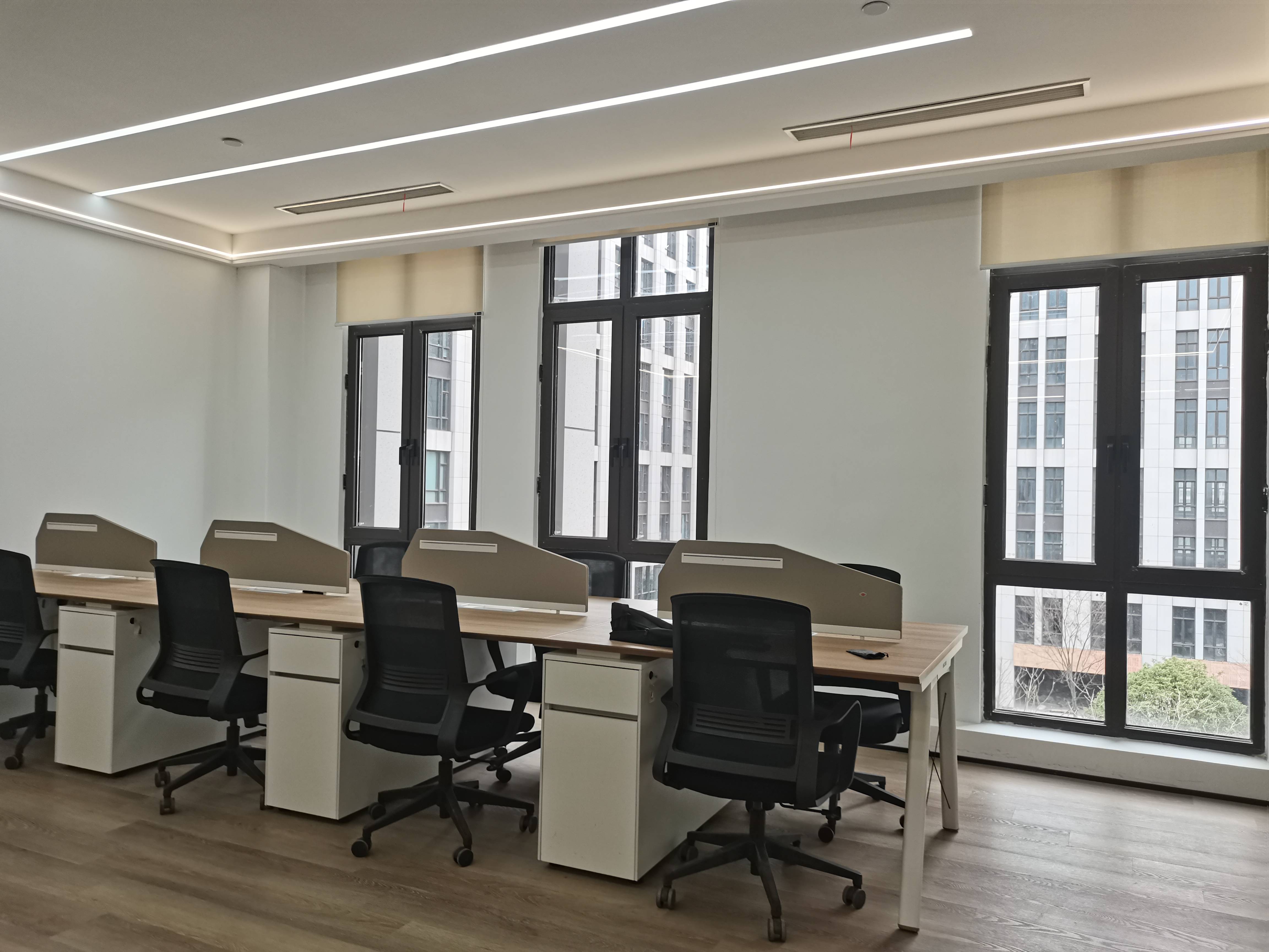 华漕万科时一区64平米写字楼出租