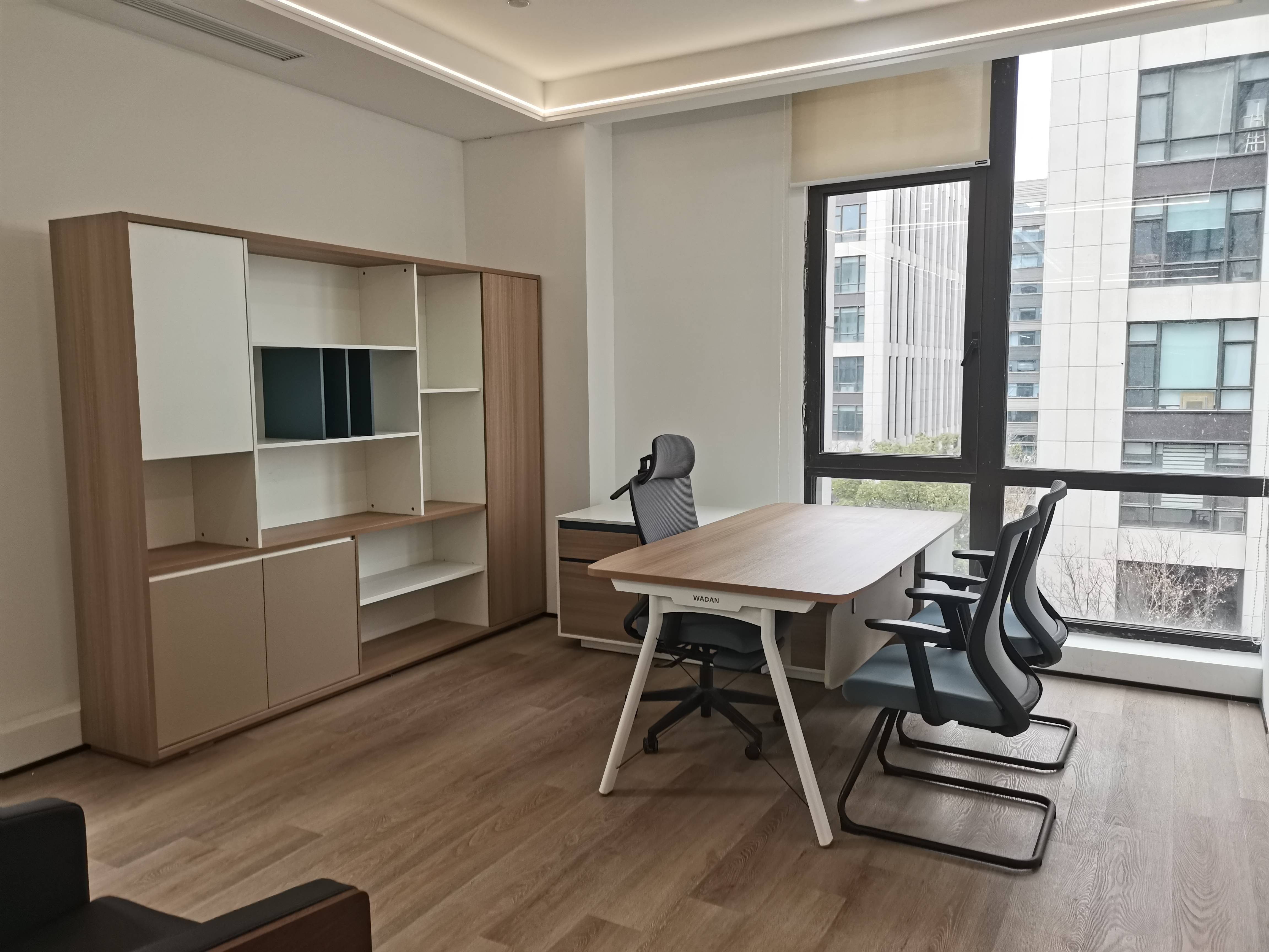 华漕万科时一区64平米写字楼出租