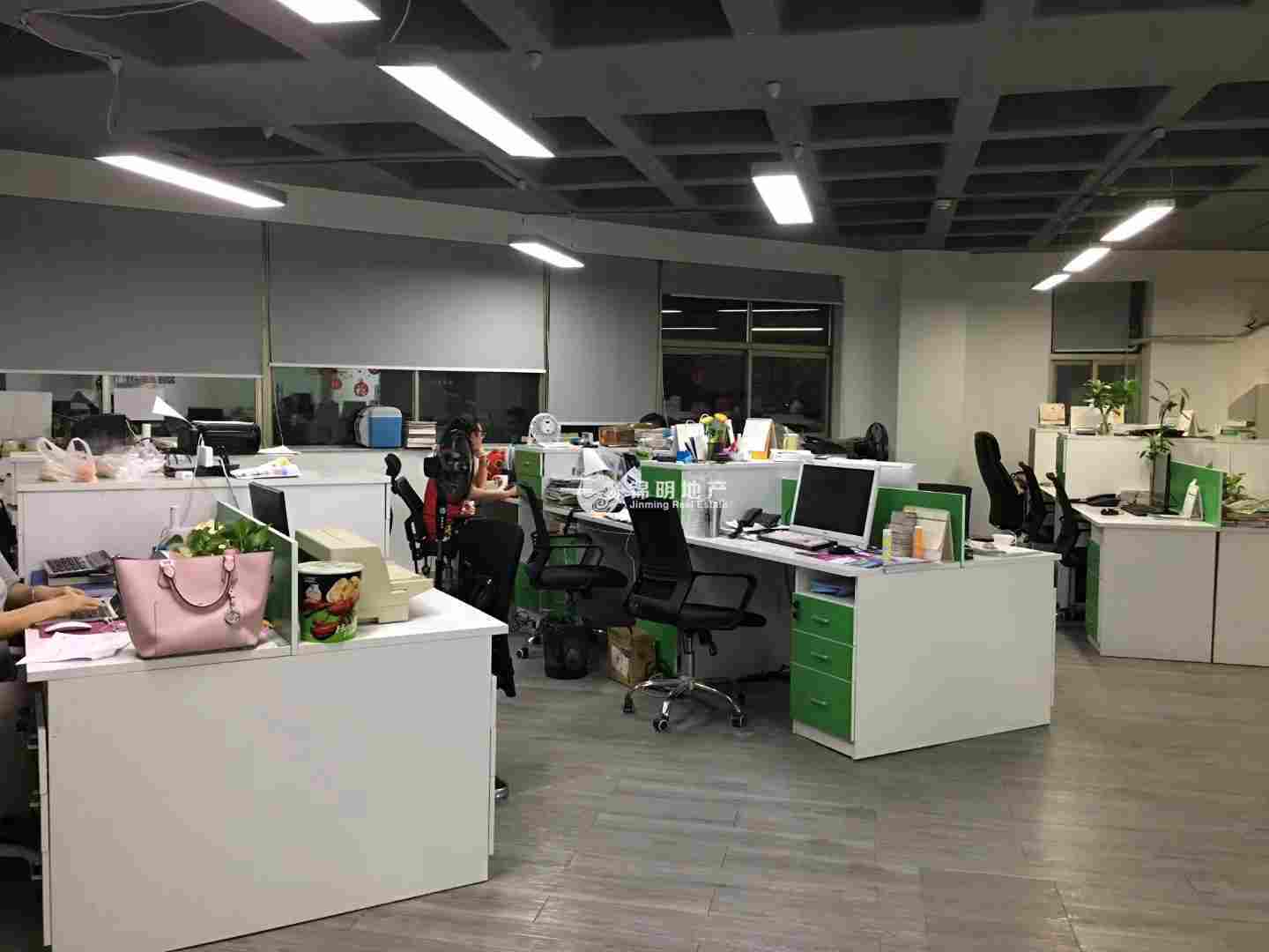 曹杨绿洲广场96平米写字楼出租