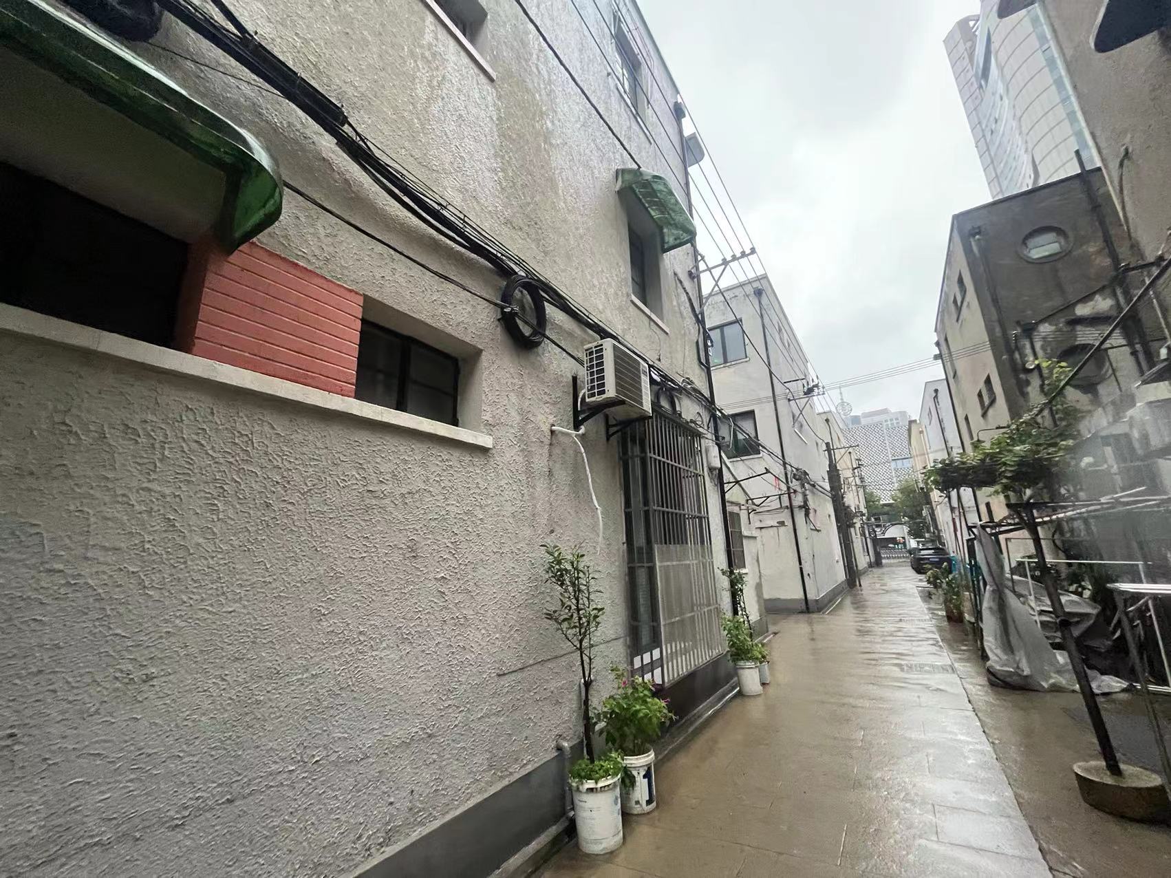 南京西路612弄35号