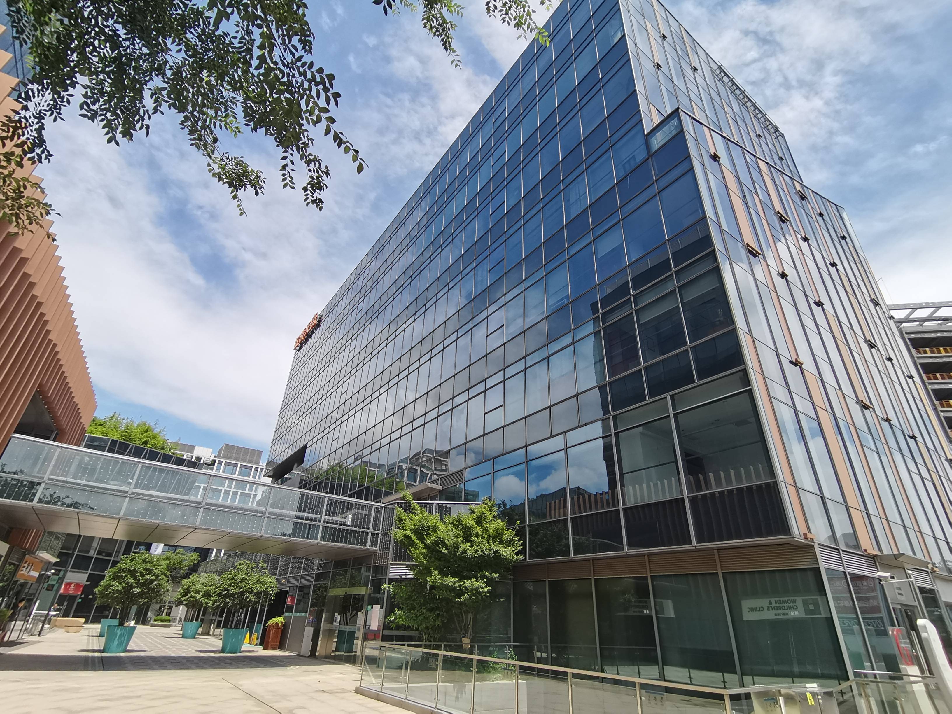 金虹桥龙湖虹桥天街672平米写字楼出租