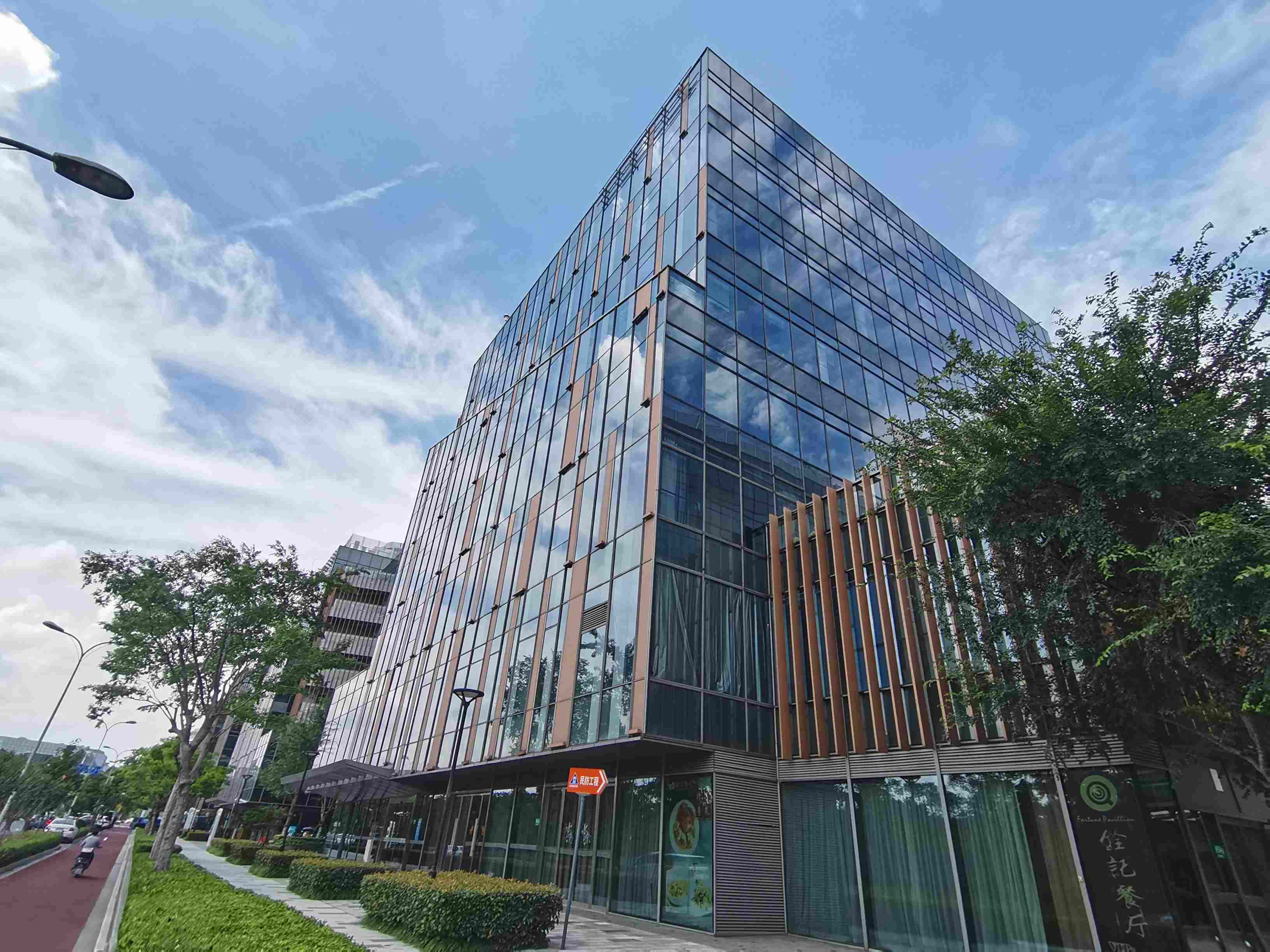 金虹桥龙湖虹桥天街290平米写字楼出租