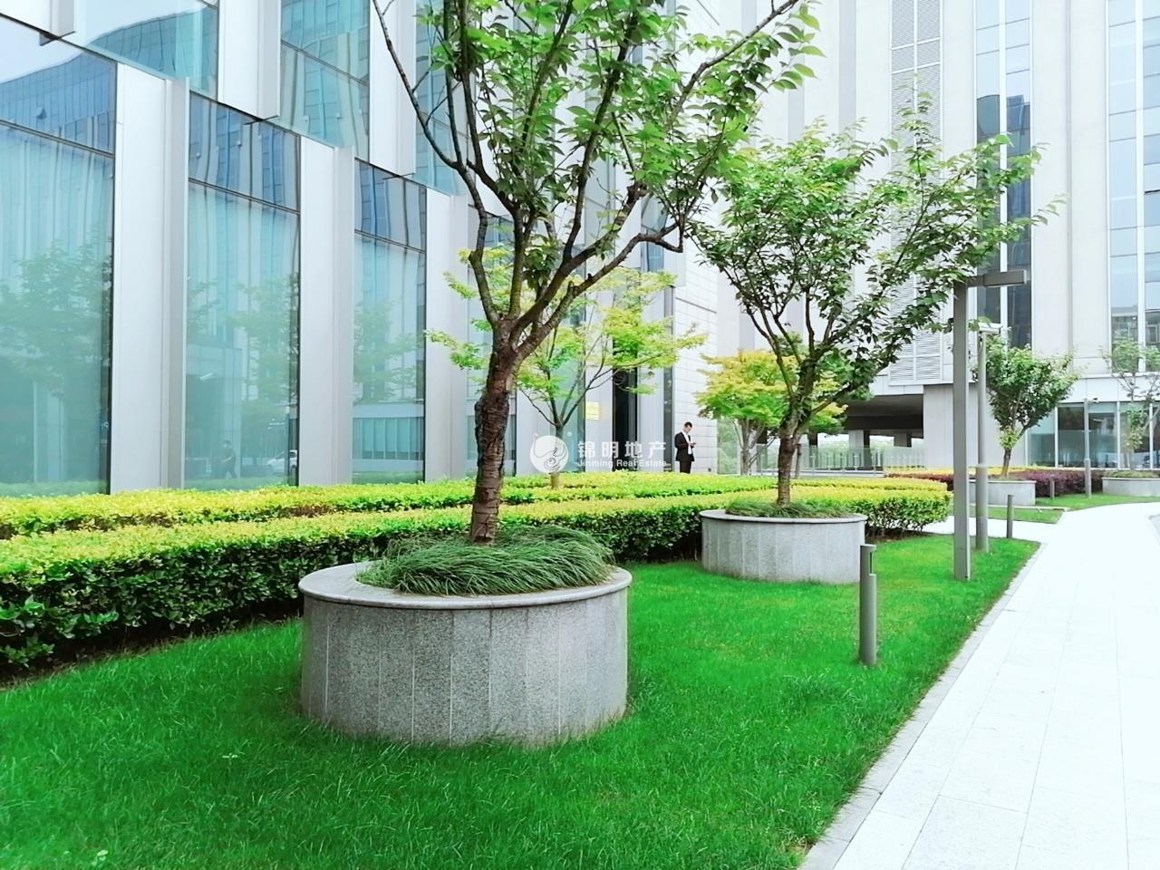 龙柏万象城95平米写字楼出租