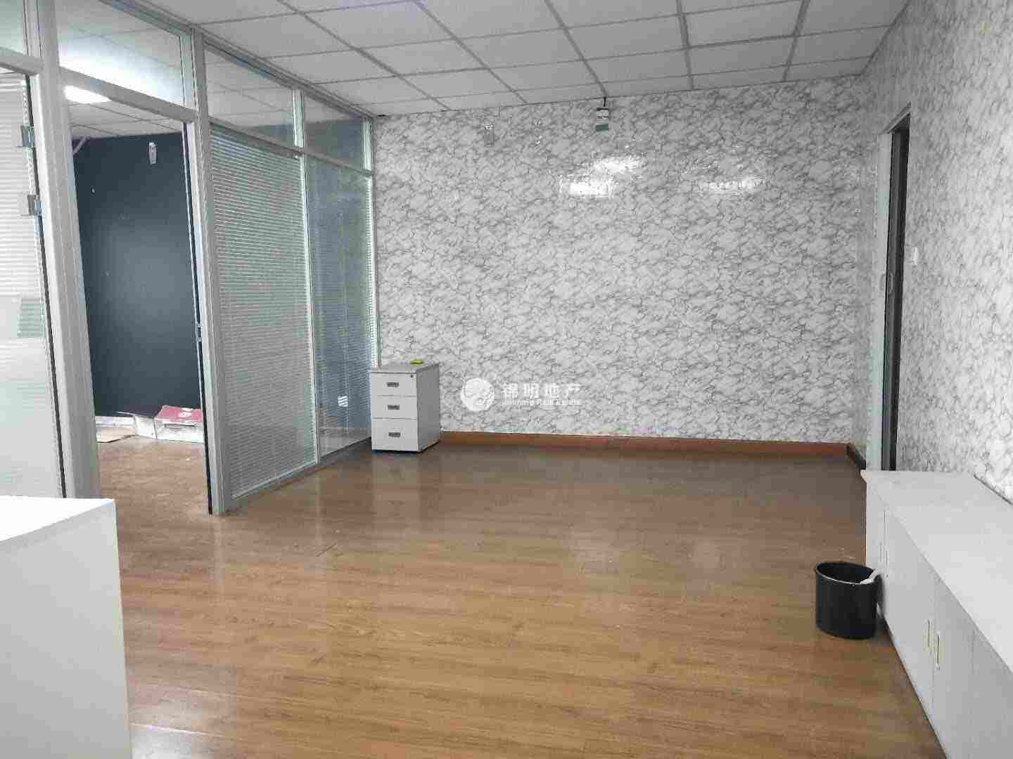 曹杨绿洲广场77平米写字楼出租