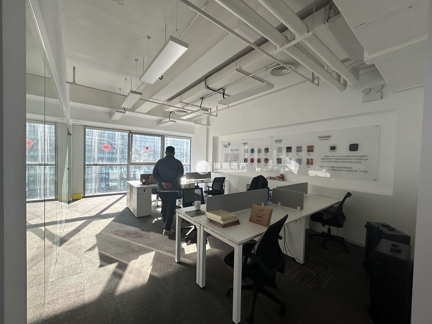 虹桥SKYBRIDGE HQ 天会121平米写字楼出租