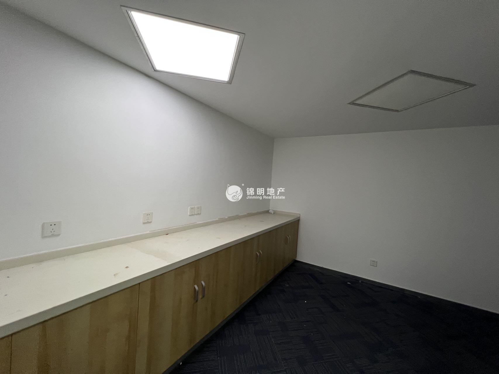 长风曹杨经贸大厦66平米写字楼出租