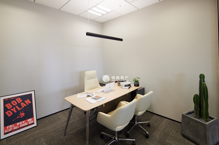 长风曹杨经贸大厦132平米写字楼出租