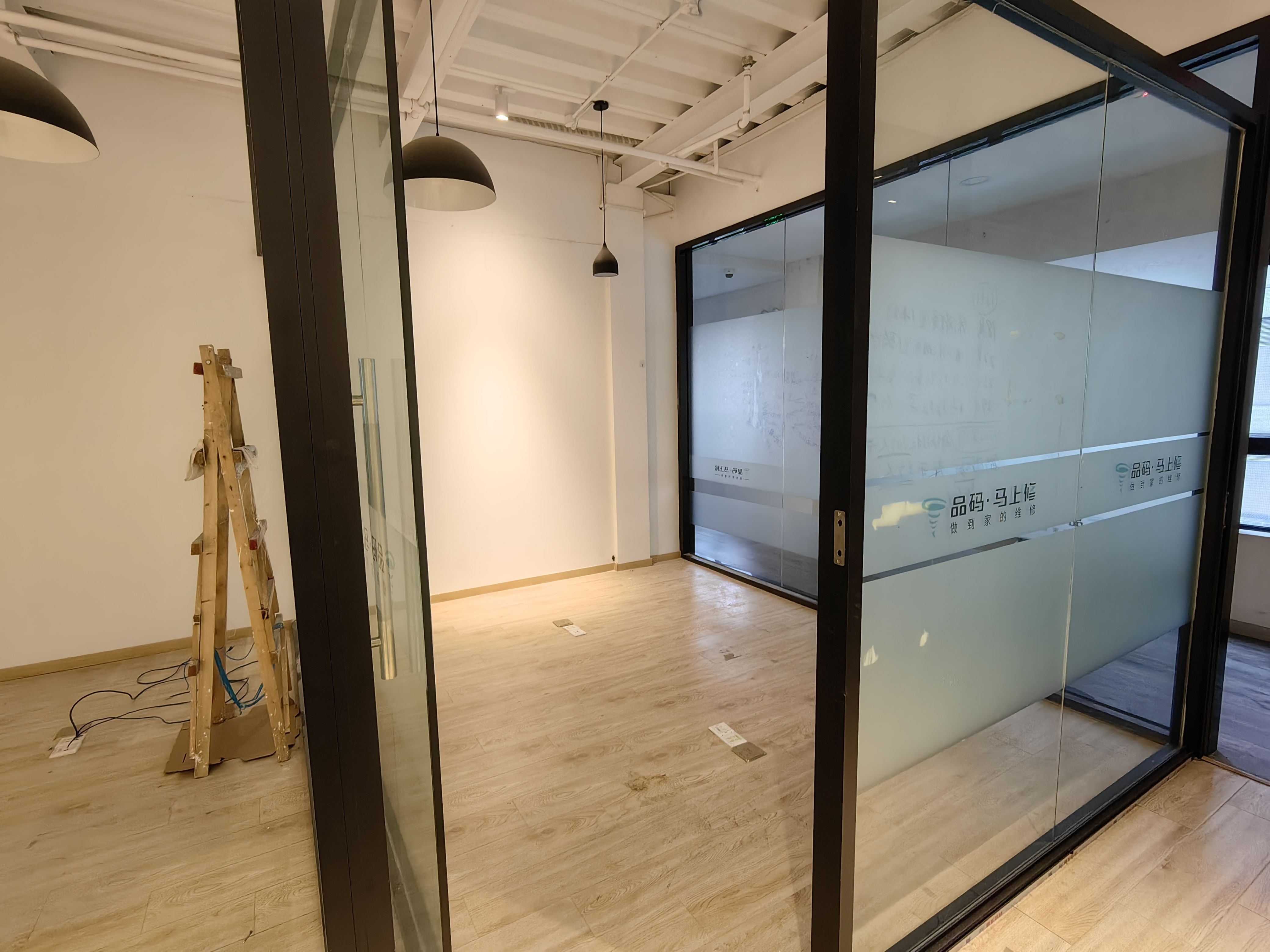 不夜城焊点1088创意园95平米写字楼出租