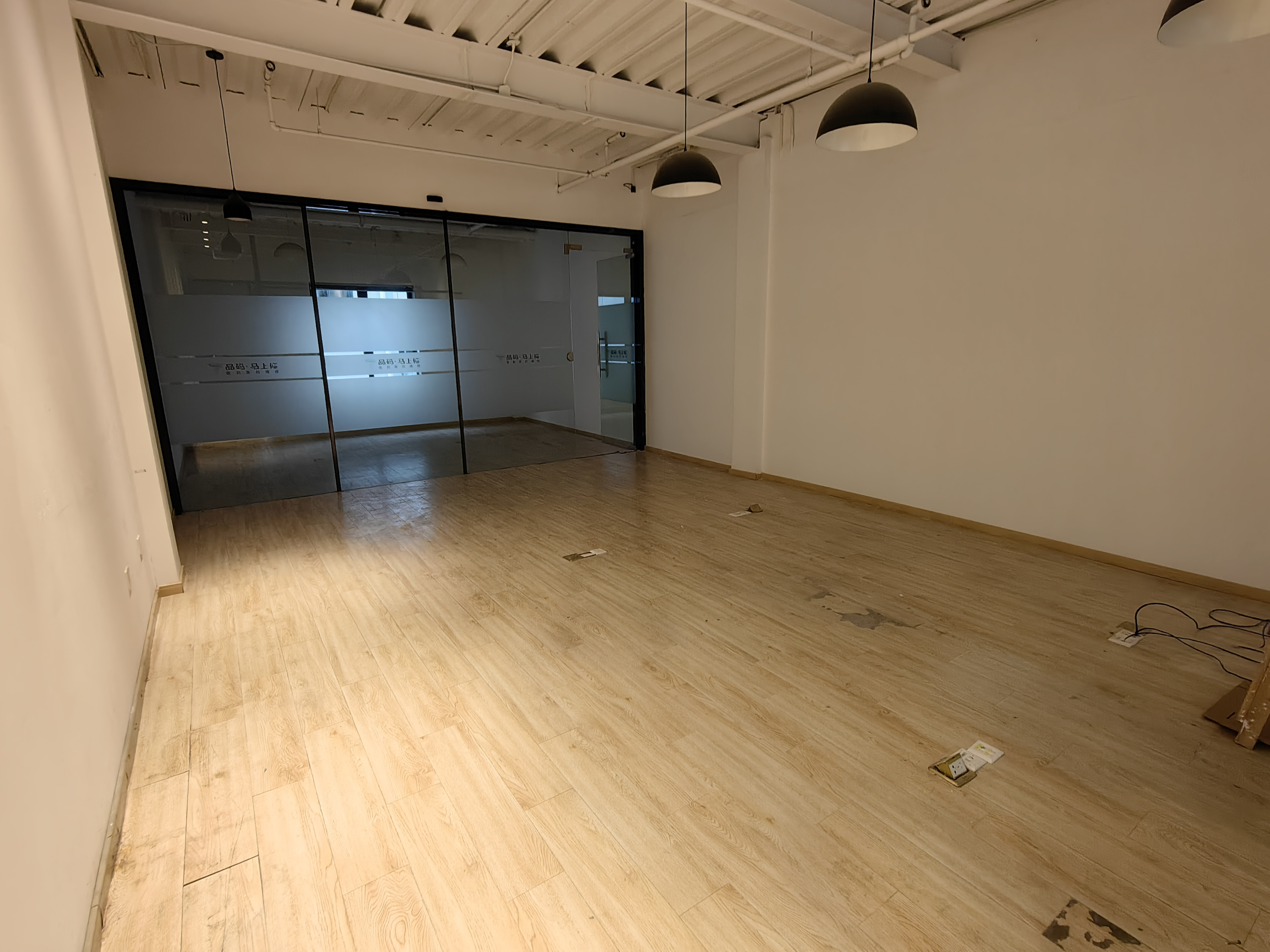 不夜城焊点1088创意园95平米写字楼出租