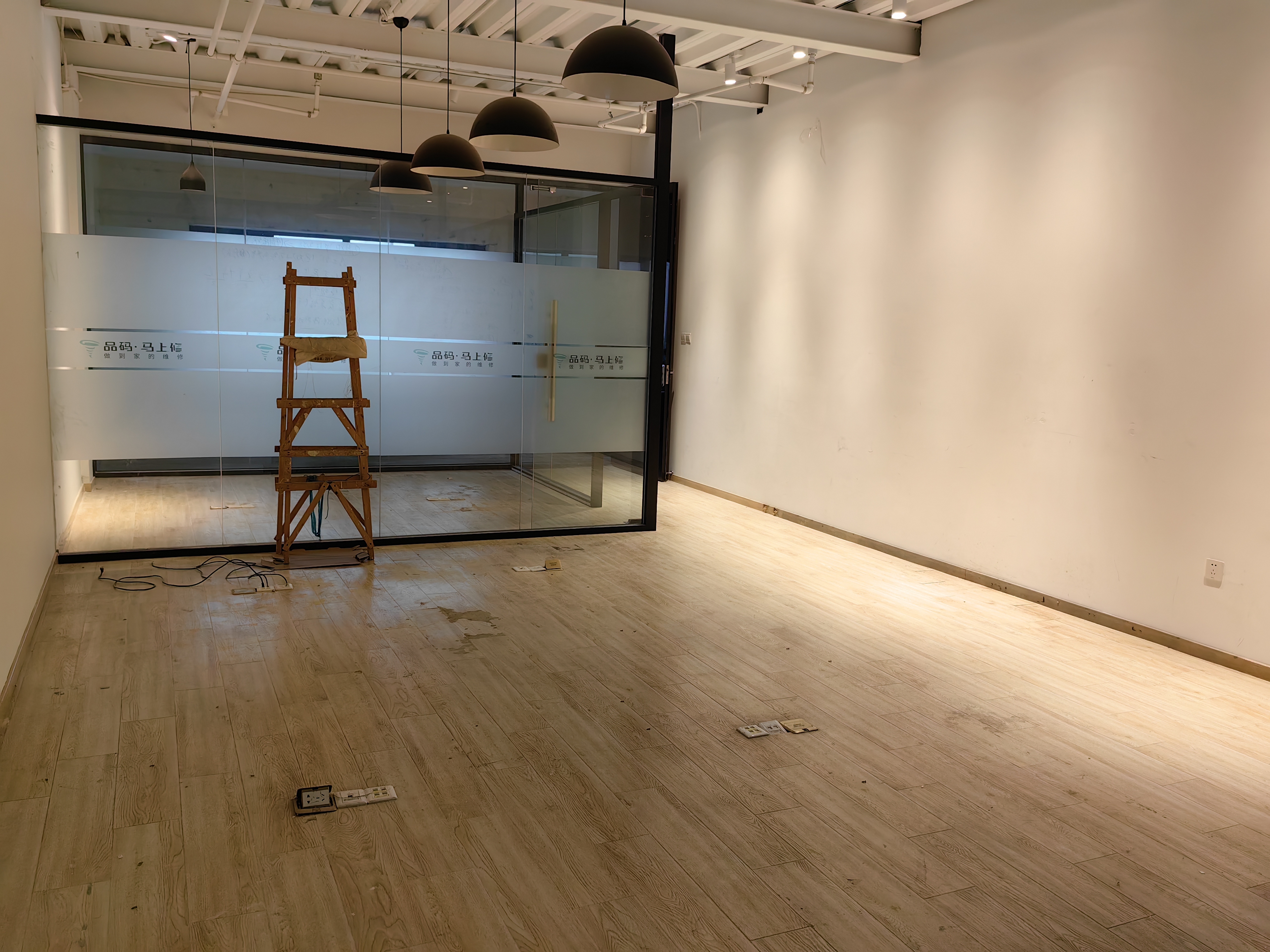 不夜城焊点1088创意园95平米写字楼出租