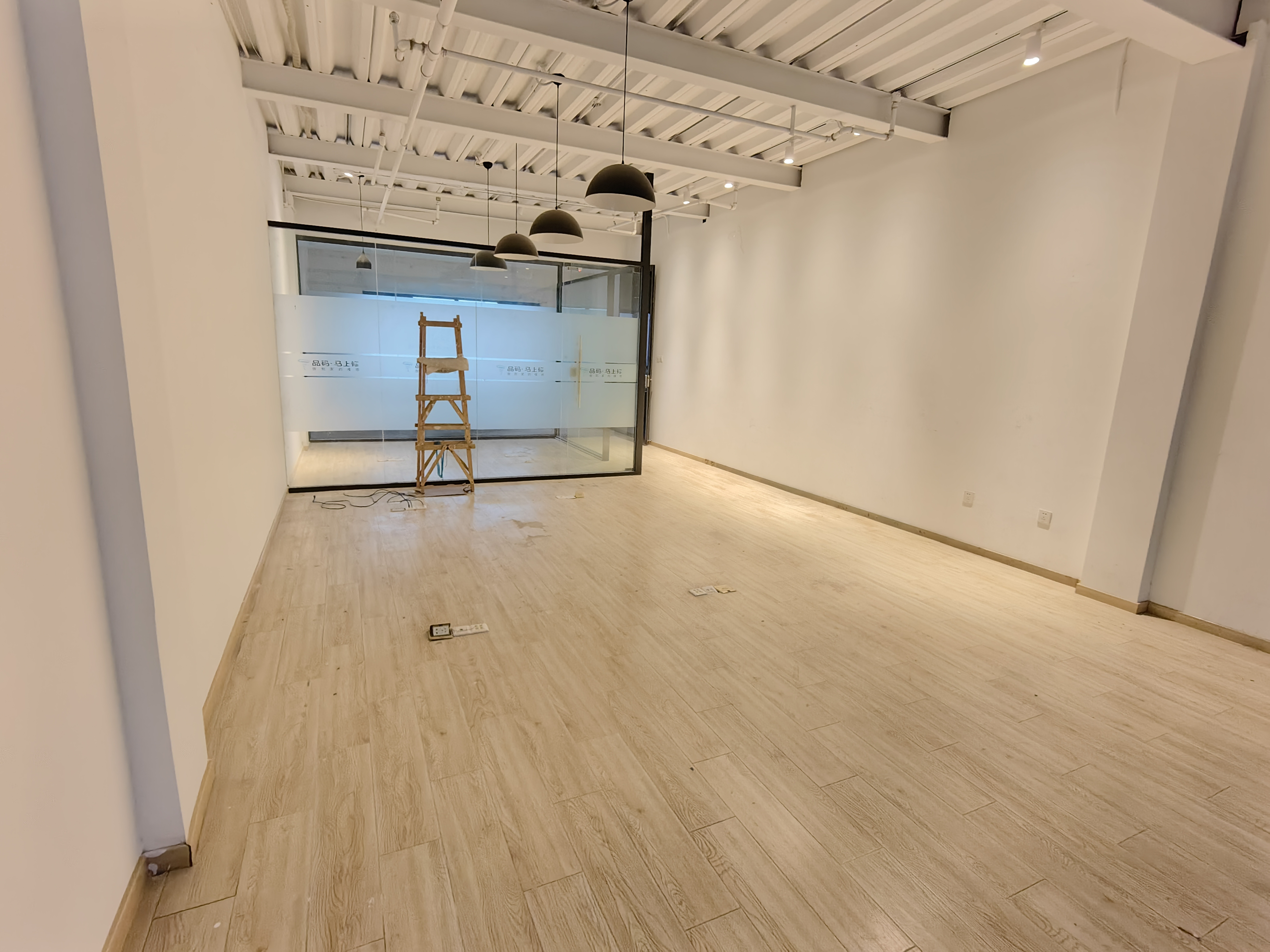 不夜城焊点1088创意园95平米写字楼出租