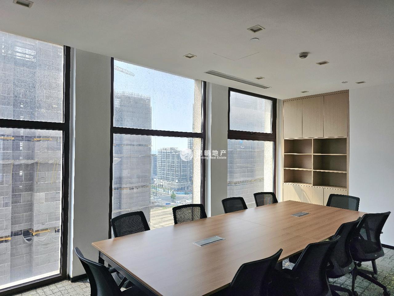 龙华美奂大厦368平米写字楼出租