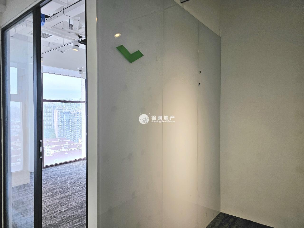 龙华美奂大厦135平米写字楼出租