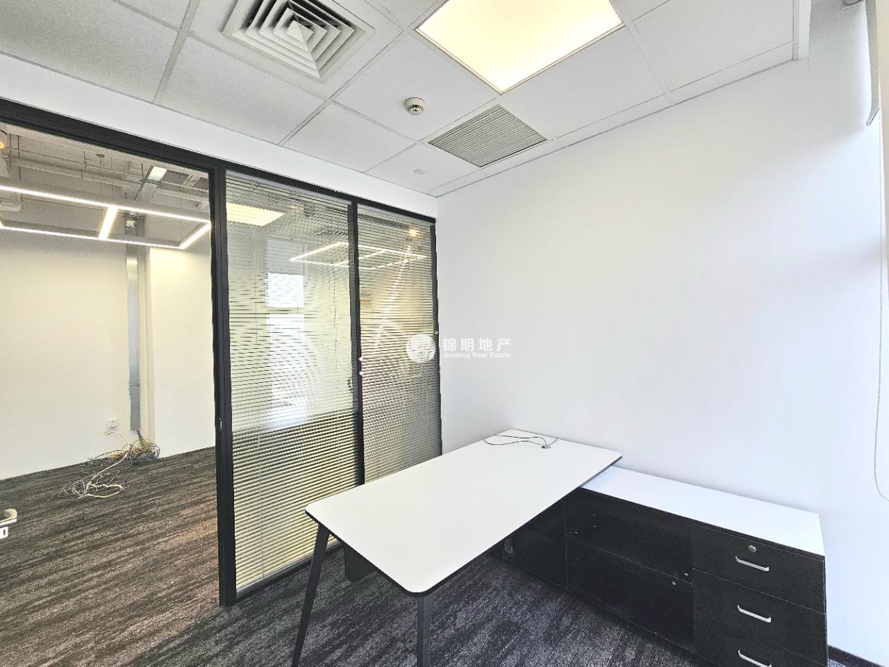 龙华美奂大厦135平米写字楼出租