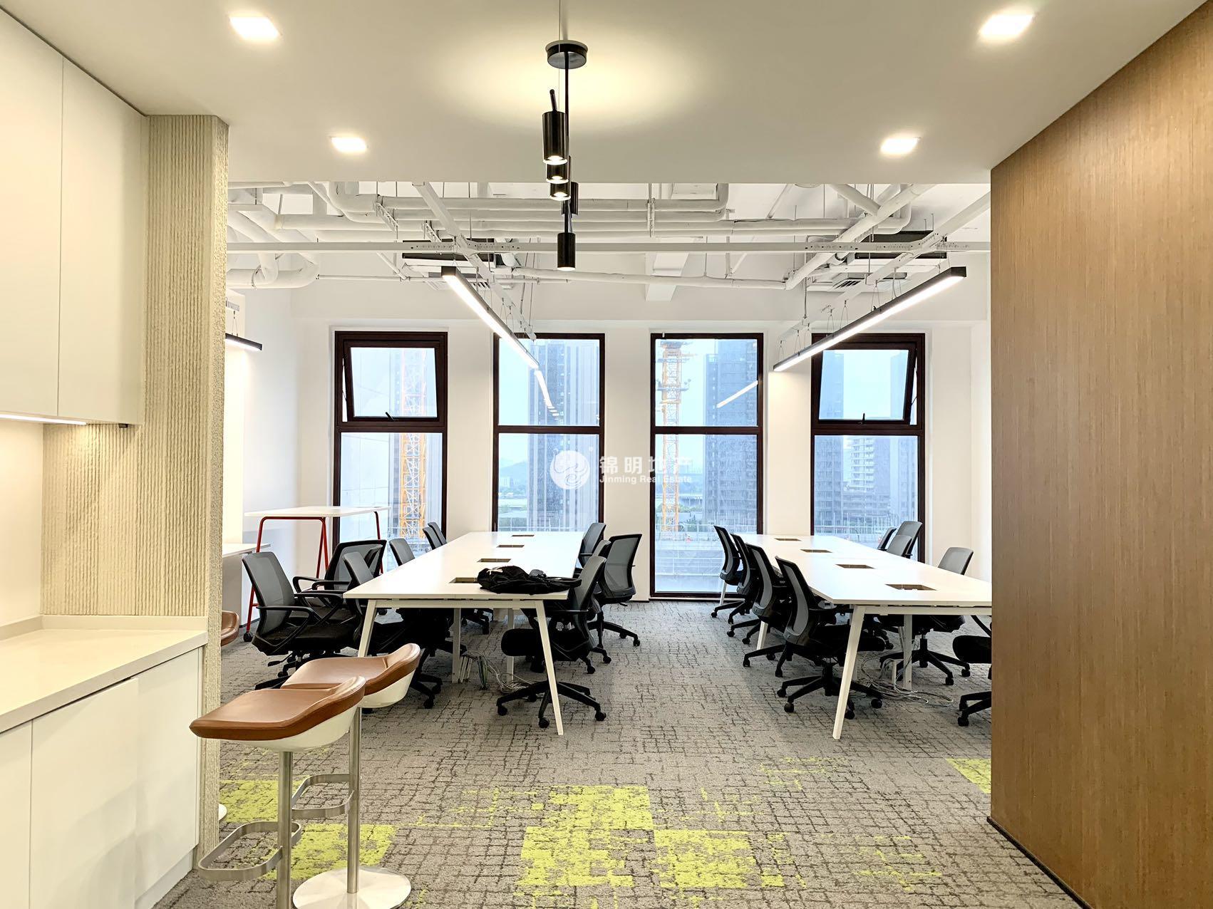 龙华美奂大厦188平米写字楼出租