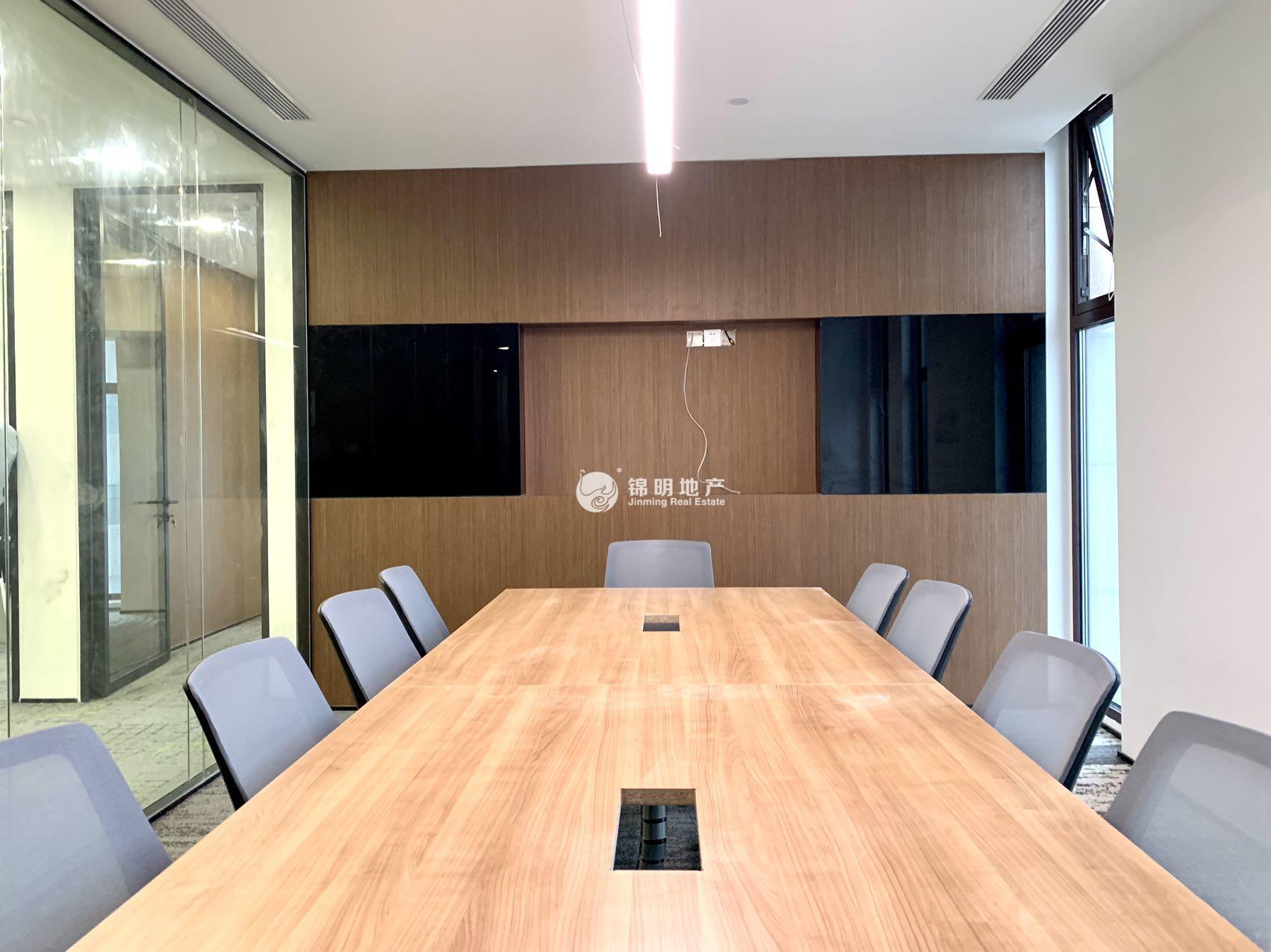 龙华美奂大厦188平米写字楼出租