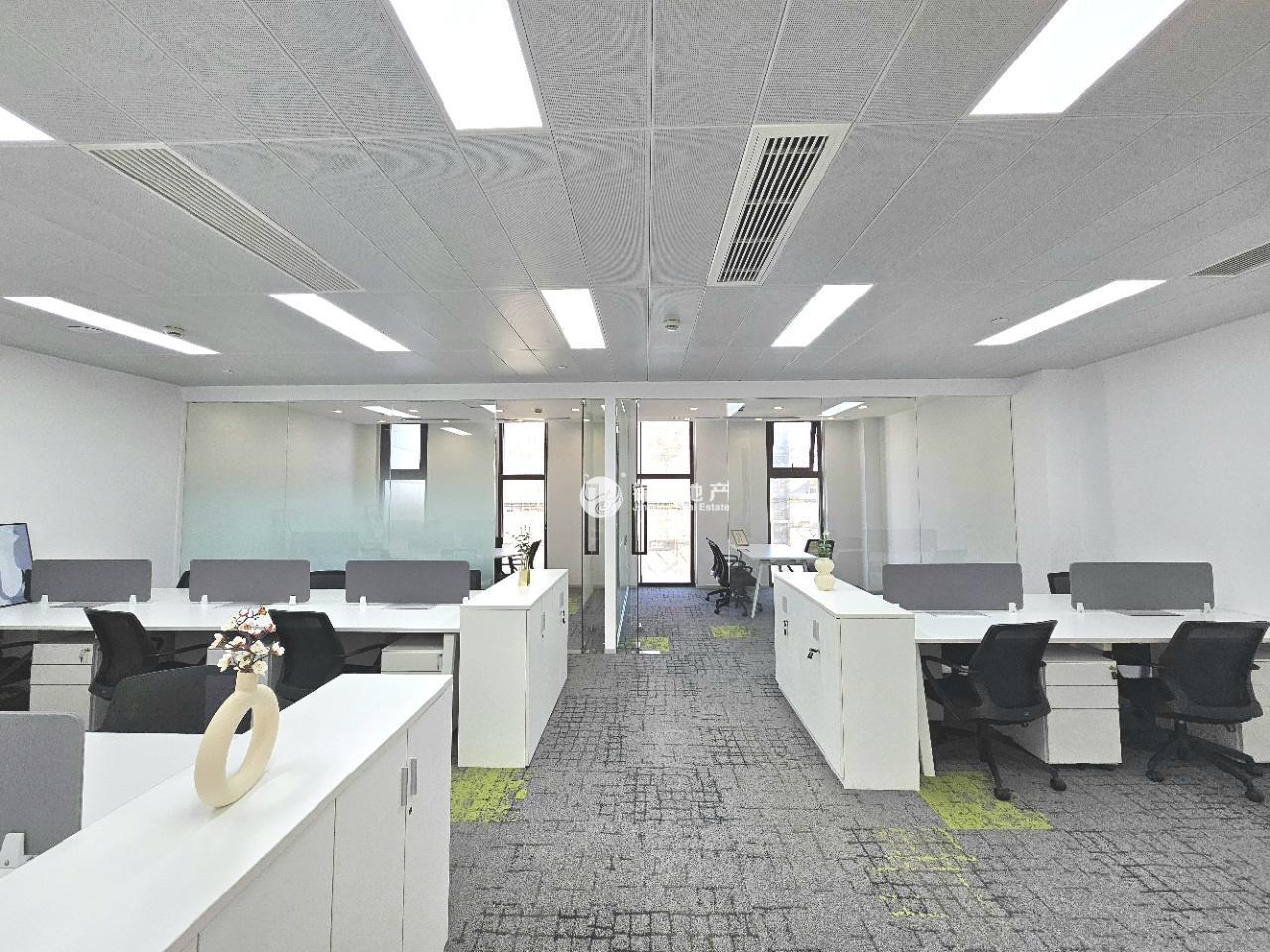 龙华美奂大厦263平米写字楼出租