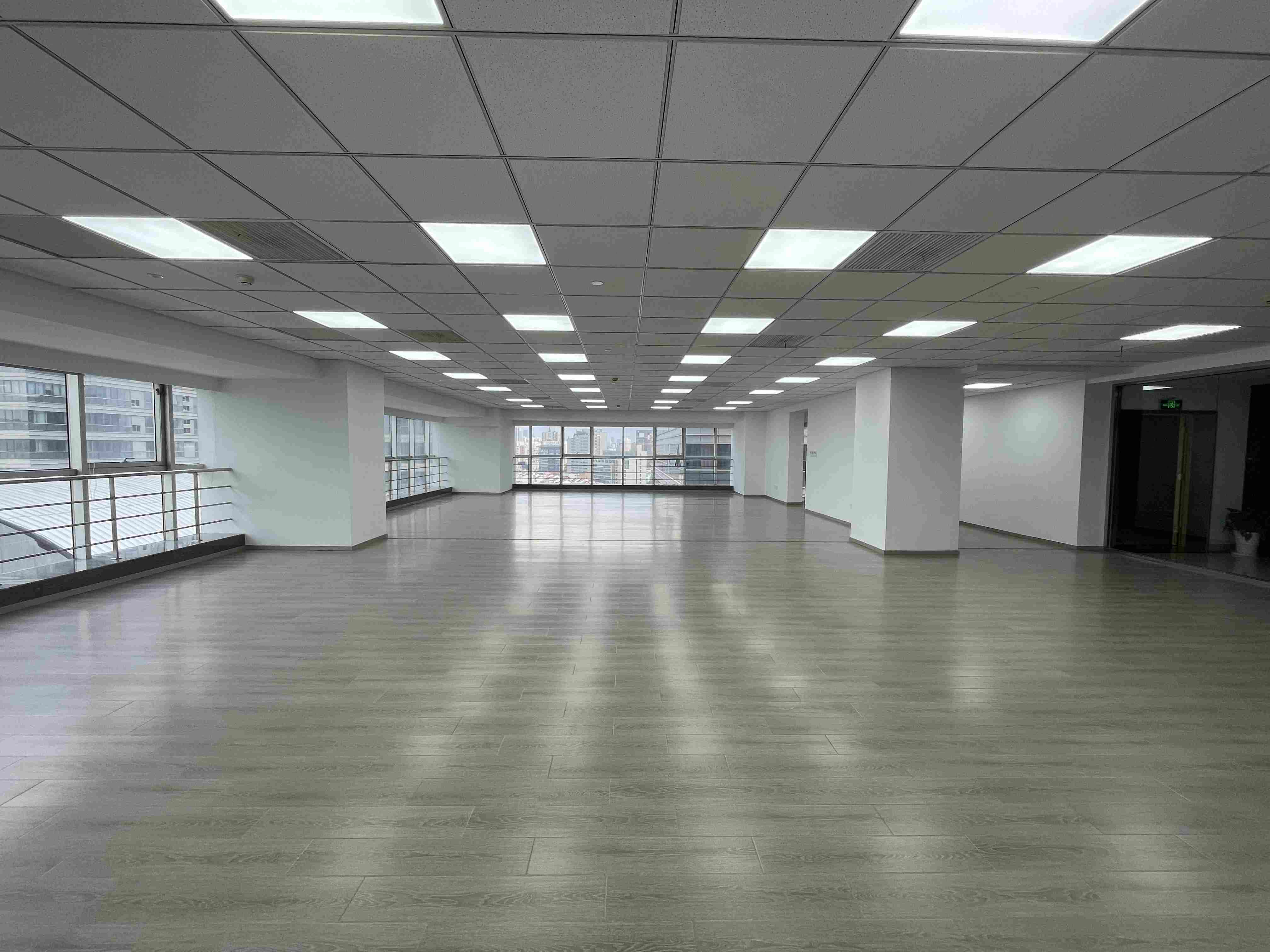 长征红星世贸大厦290平米写字楼出租