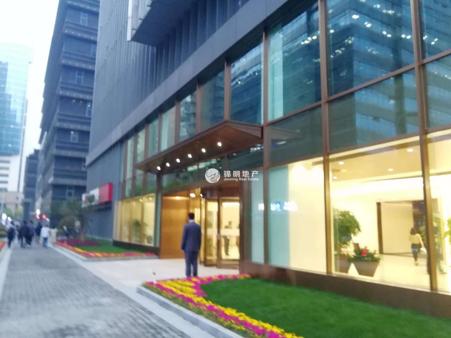 不夜城丽丰天际中心680平米写字楼出租