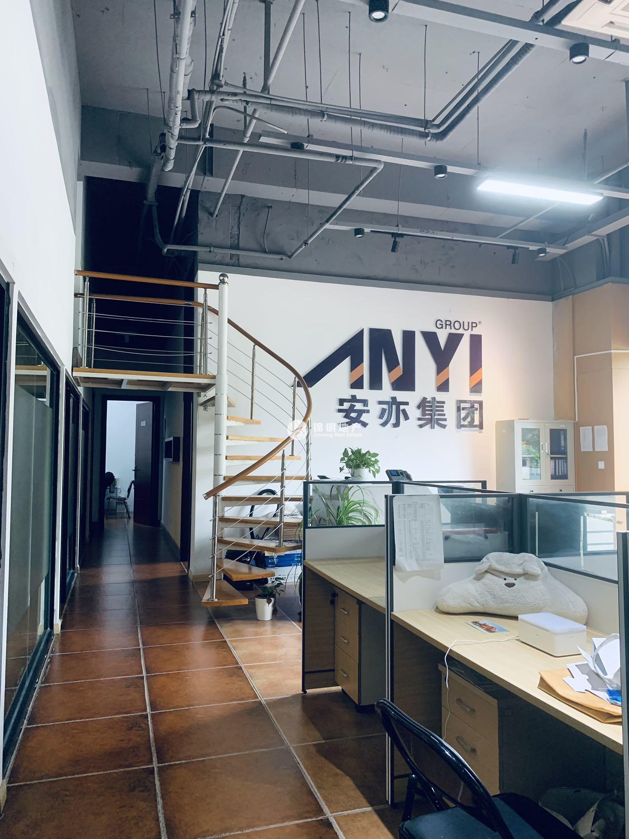 龙柏莱茵虹景中心338平米写字楼出租