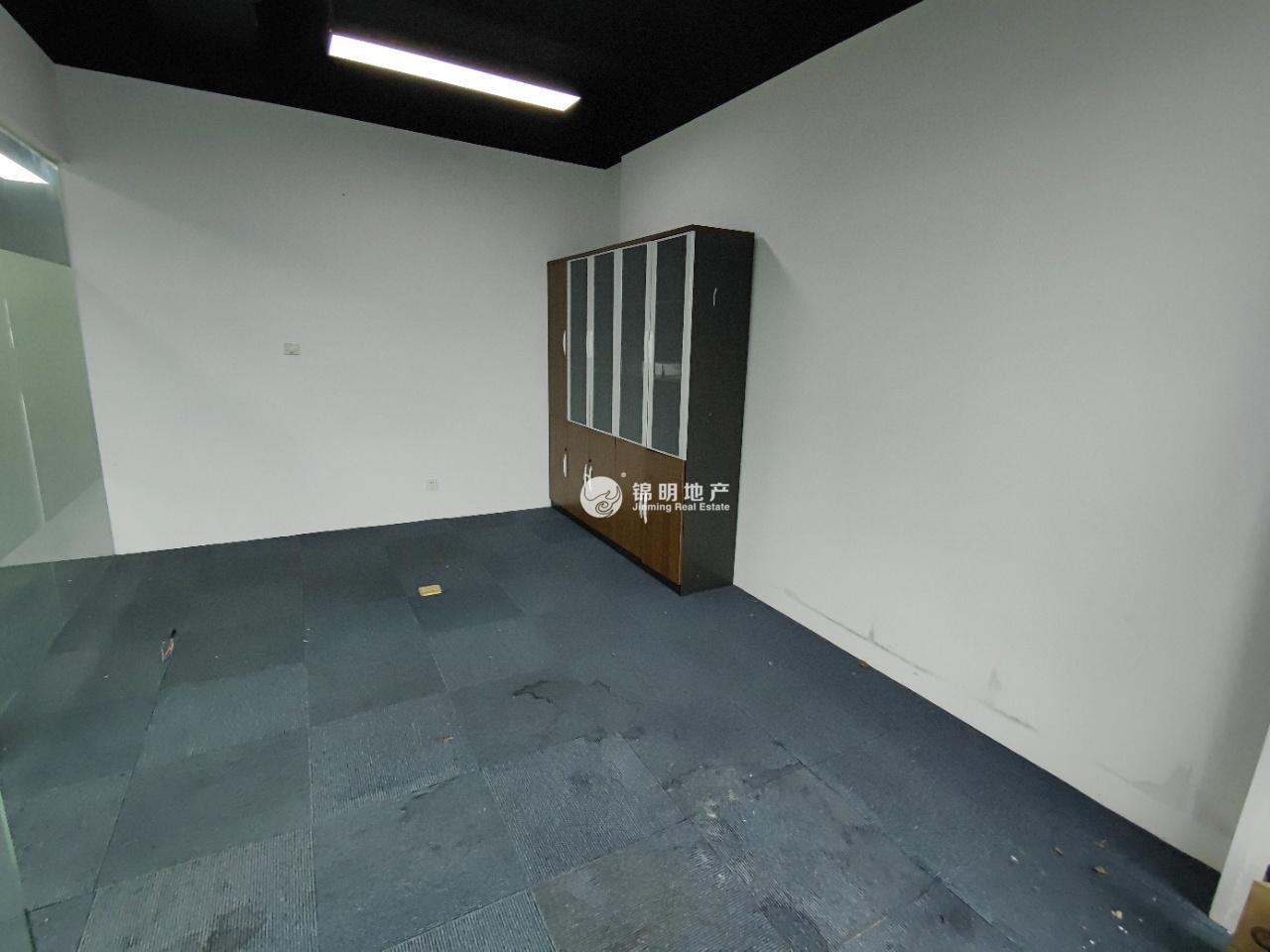 七宝七宝宝龙城152平米写字楼出租