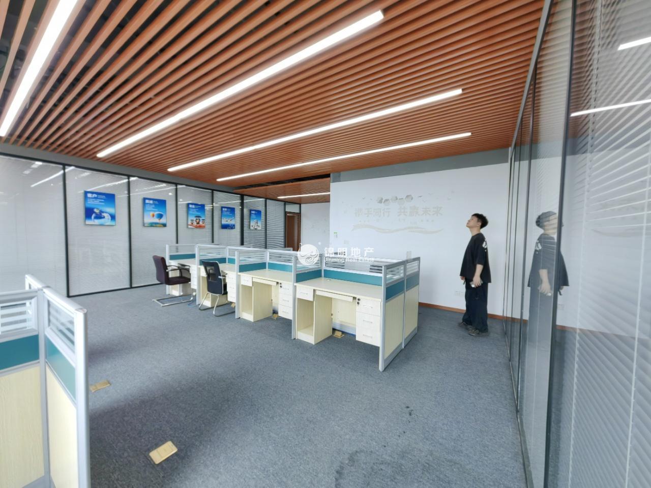 华新e通世界华新园241平米写字楼出租