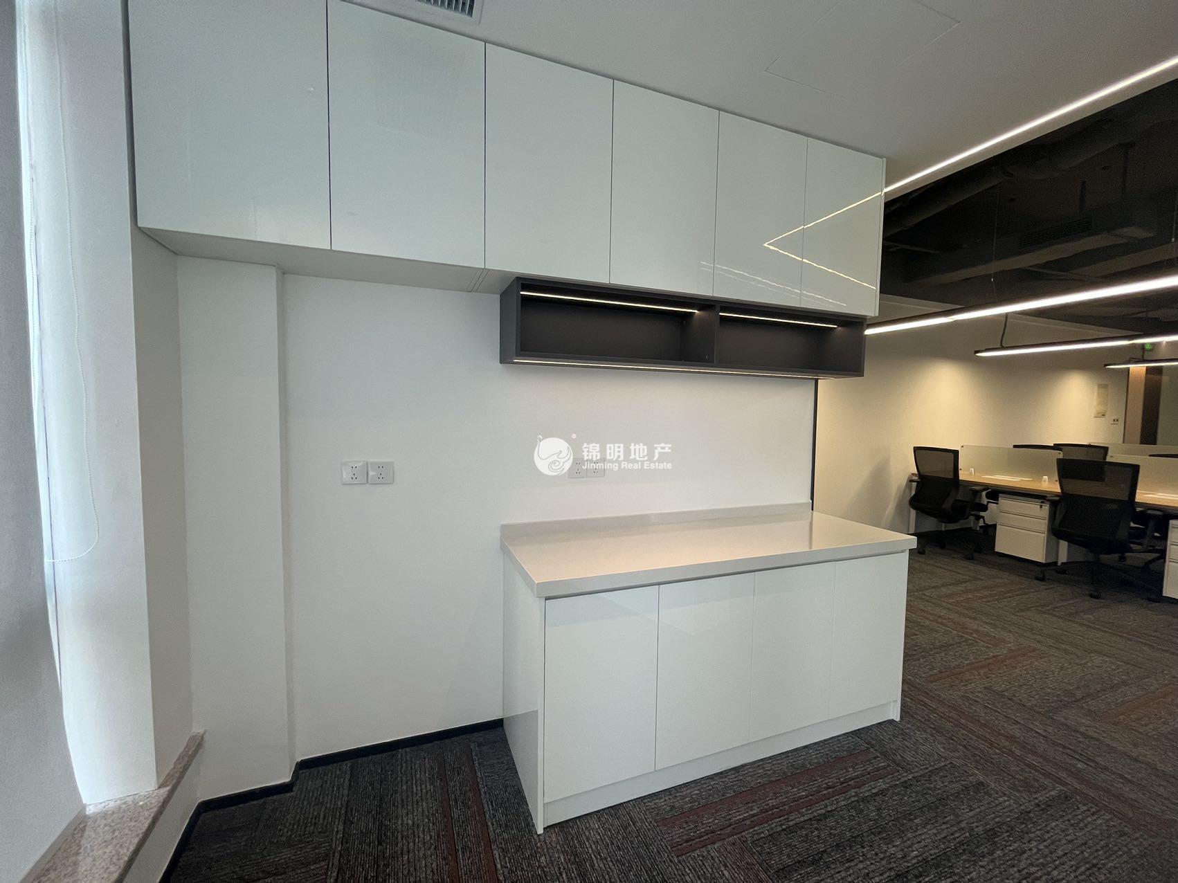 陆家嘴新梅联合广场180平米写字楼出租