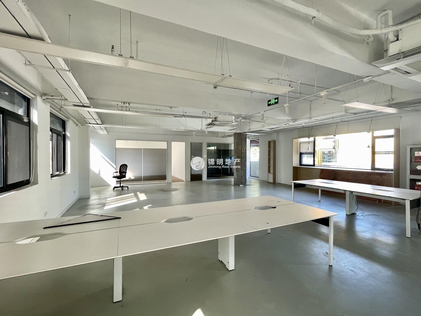 七宝七宝德必易园700平米写字楼出租