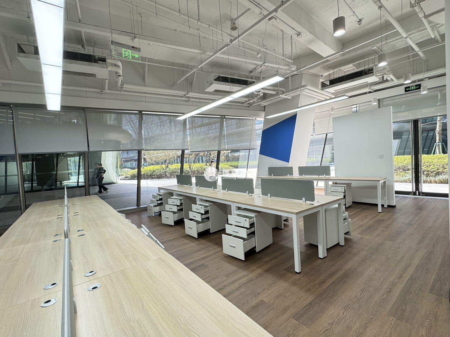 虹桥SKYBRIDGE HQ 天会262平米写字楼出租